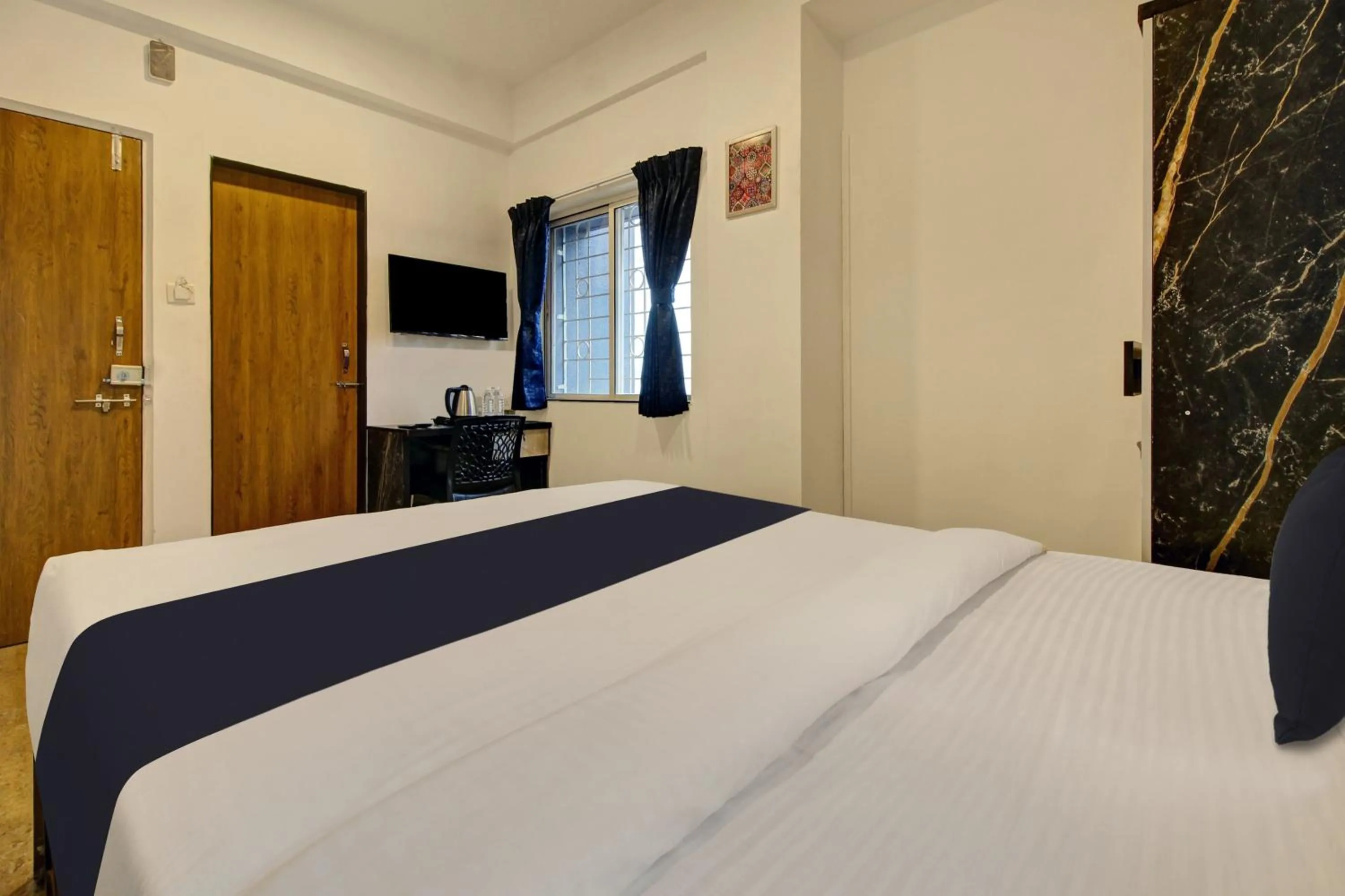 Bedroom, Bed in Super Collection O Grey House