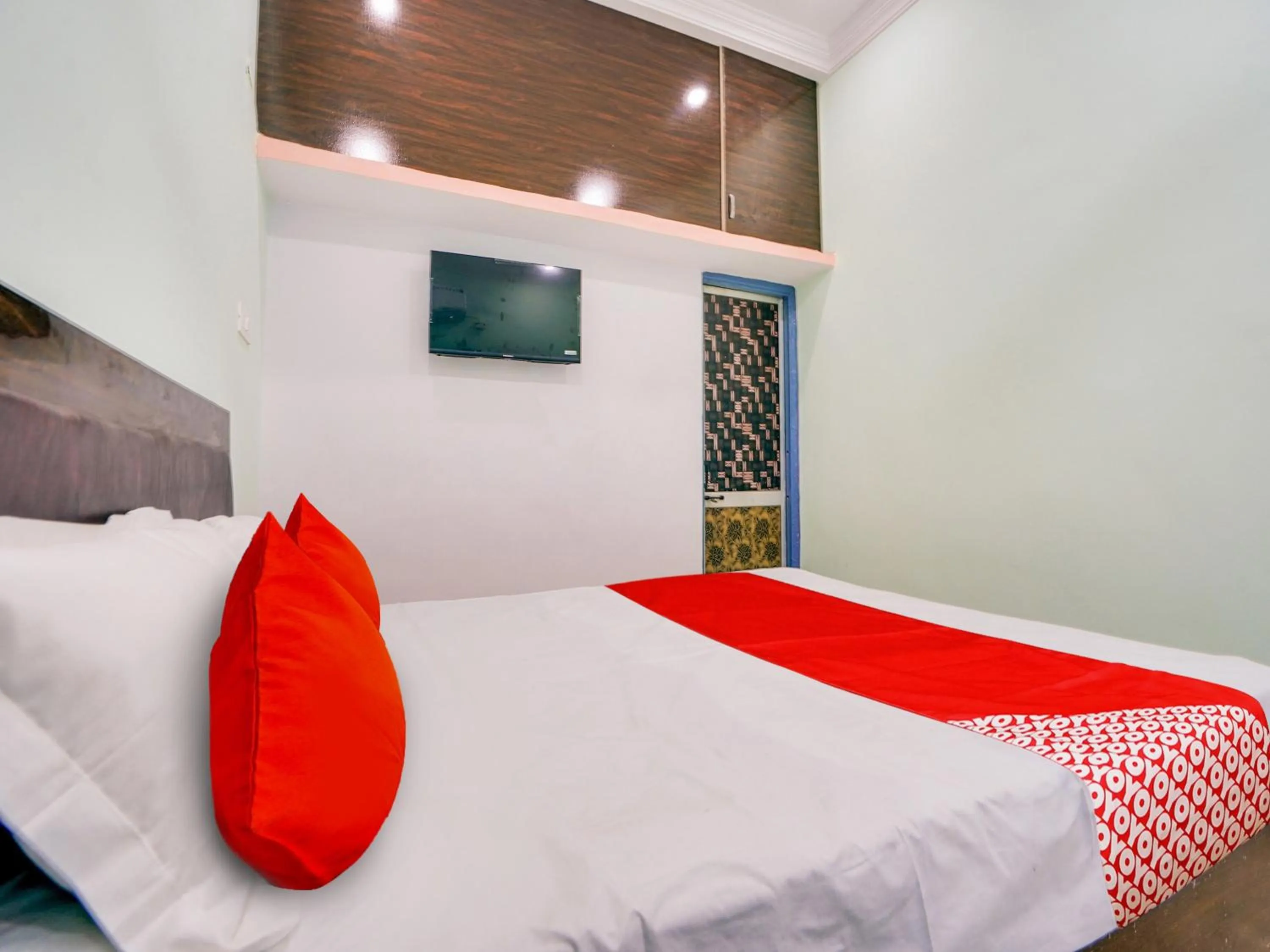 Bedroom, Bed in Hotel O Kanha