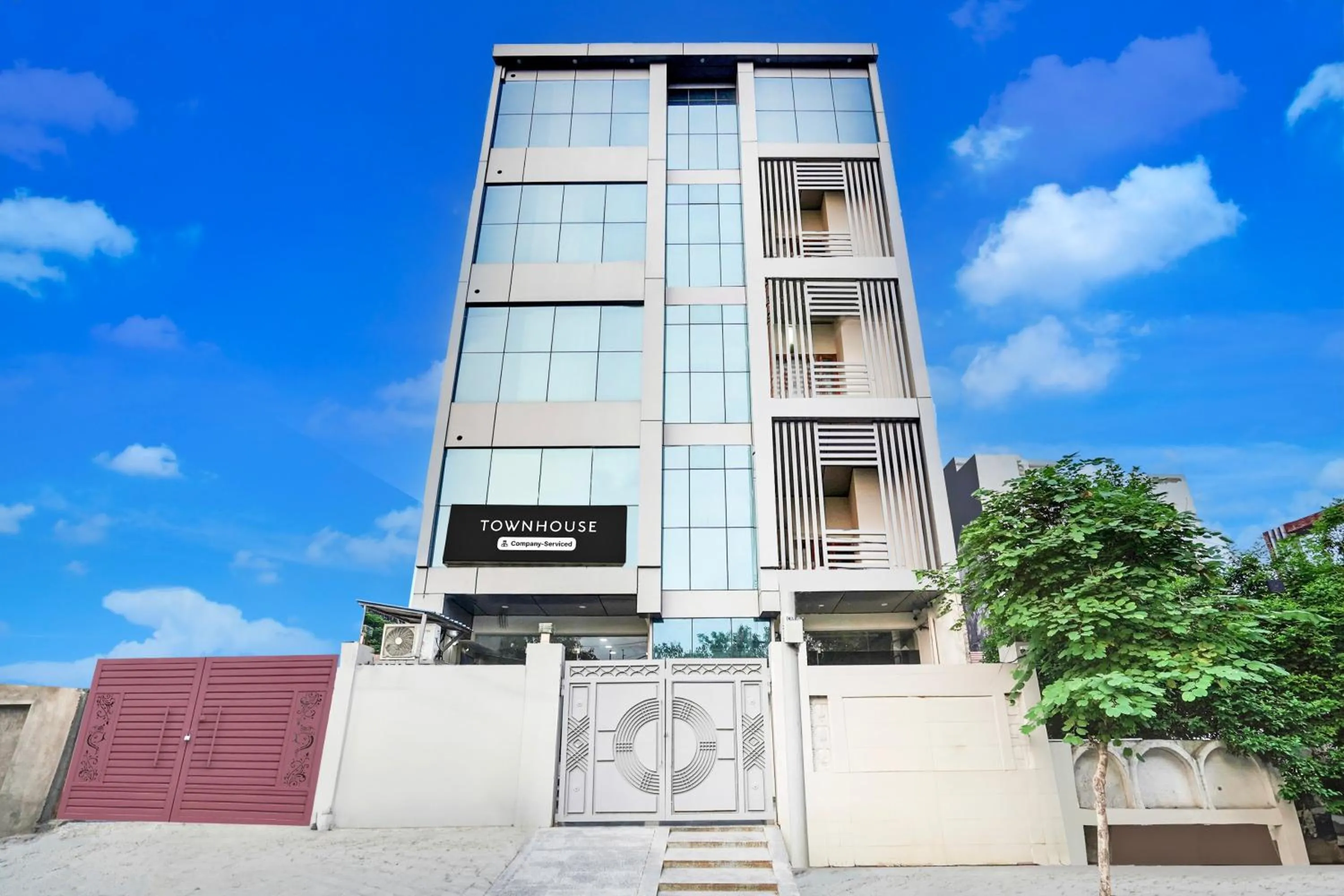 Facade/entrance in Super Townhouse Sector 63 A Noida