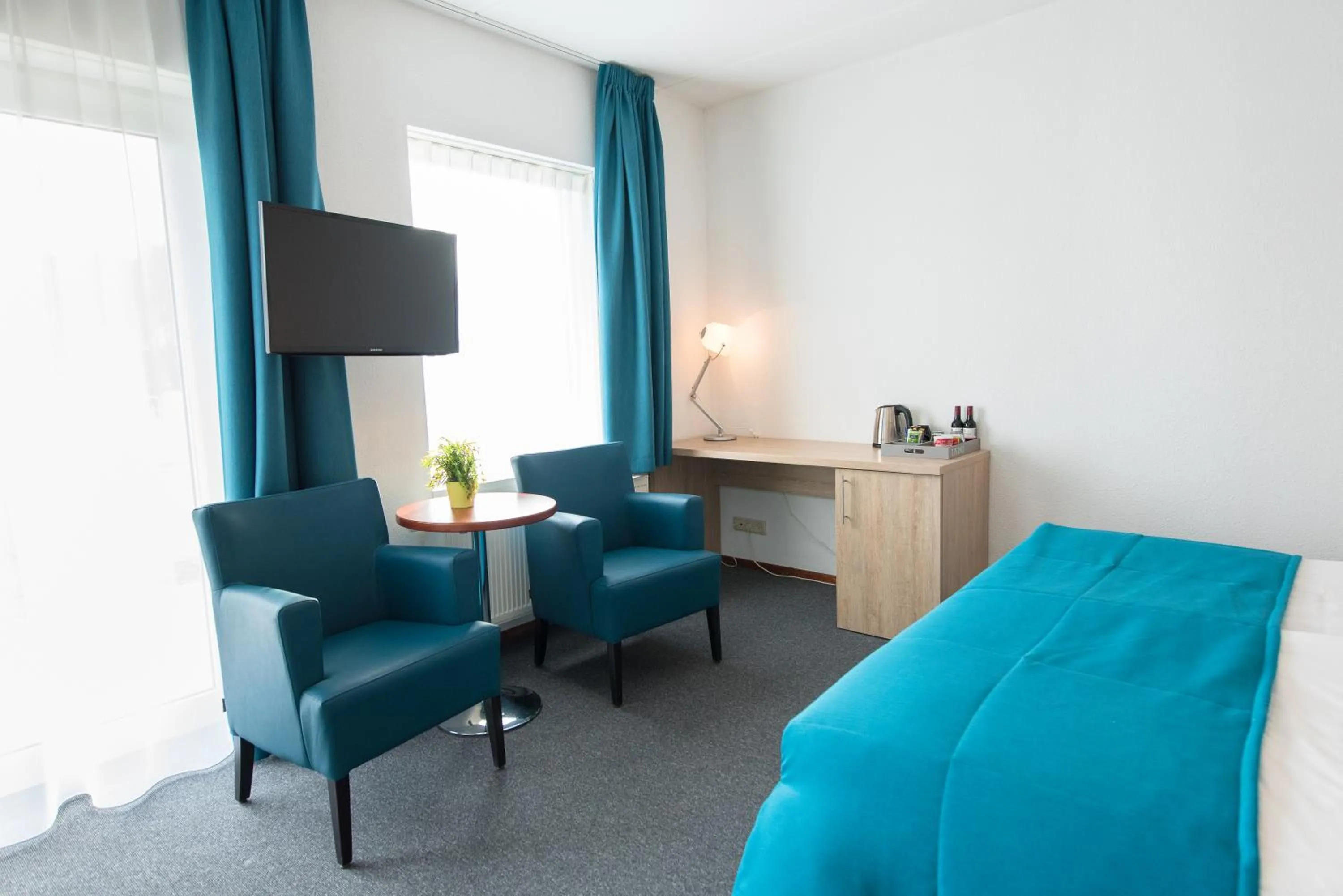 Photo of the whole room, Bed in Hotel Nes