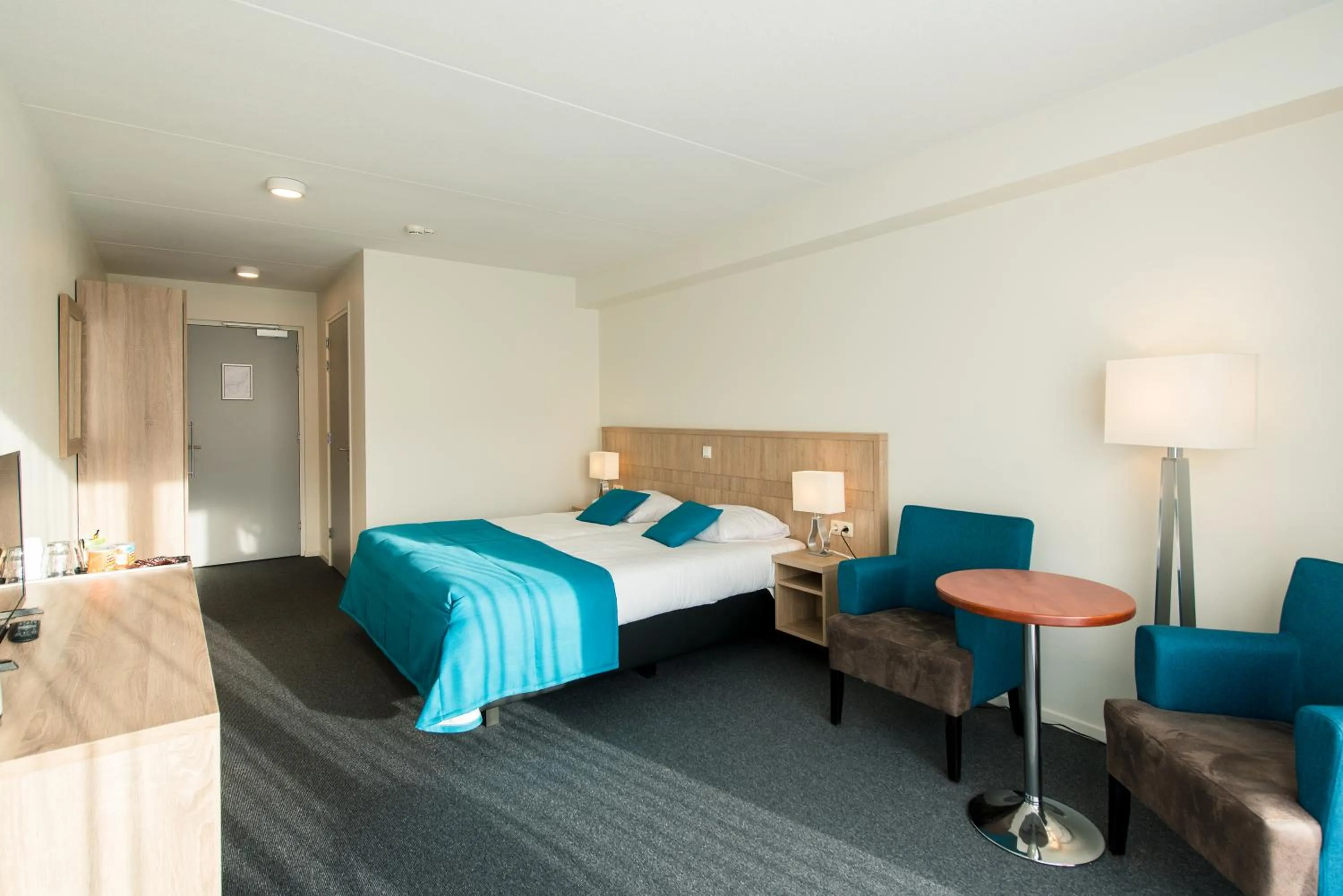 Photo of the whole room, Bed in Hotel Nes