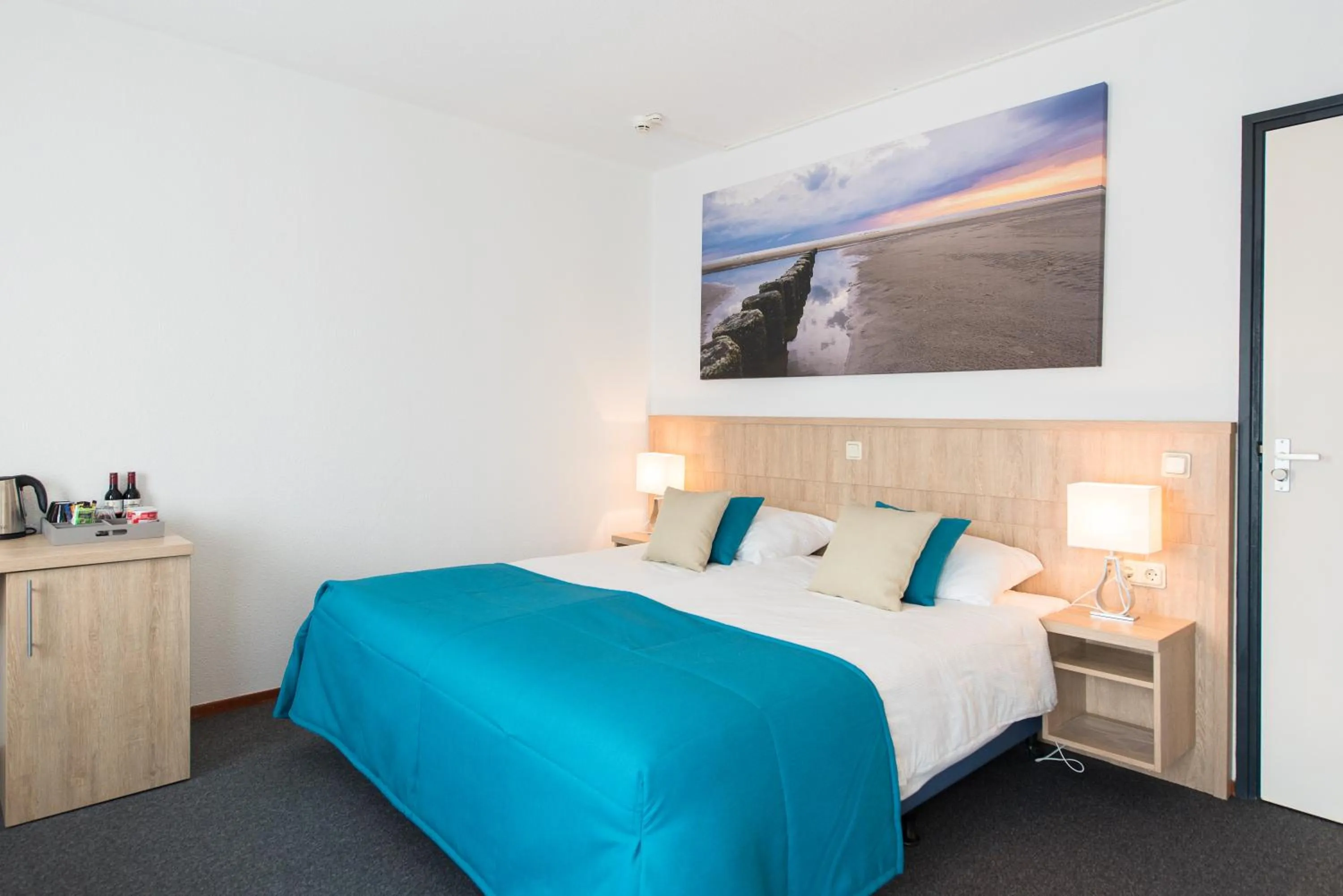 Photo of the whole room, Bed in Hotel Nes