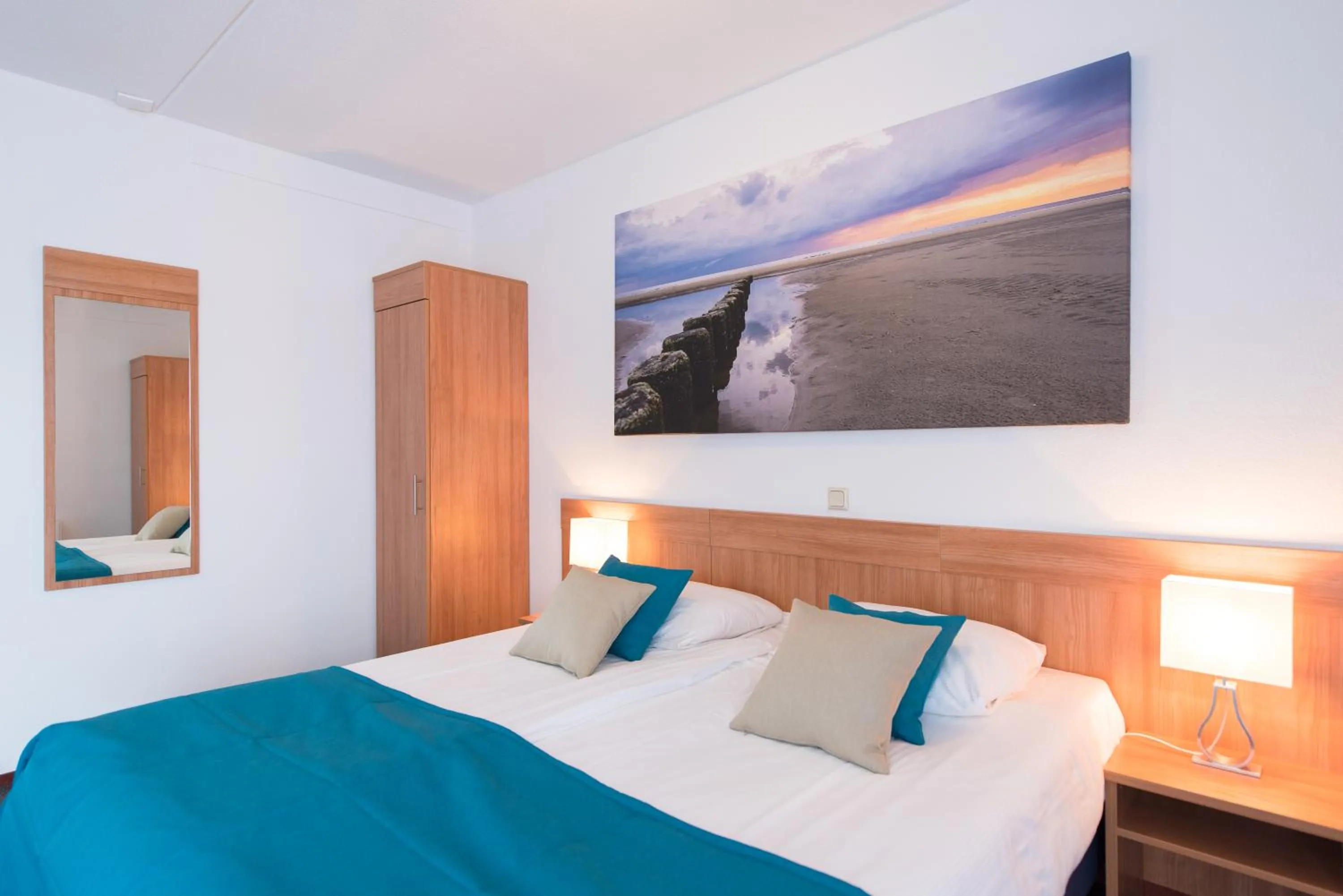 Photo of the whole room, Bed in Hotel Nes