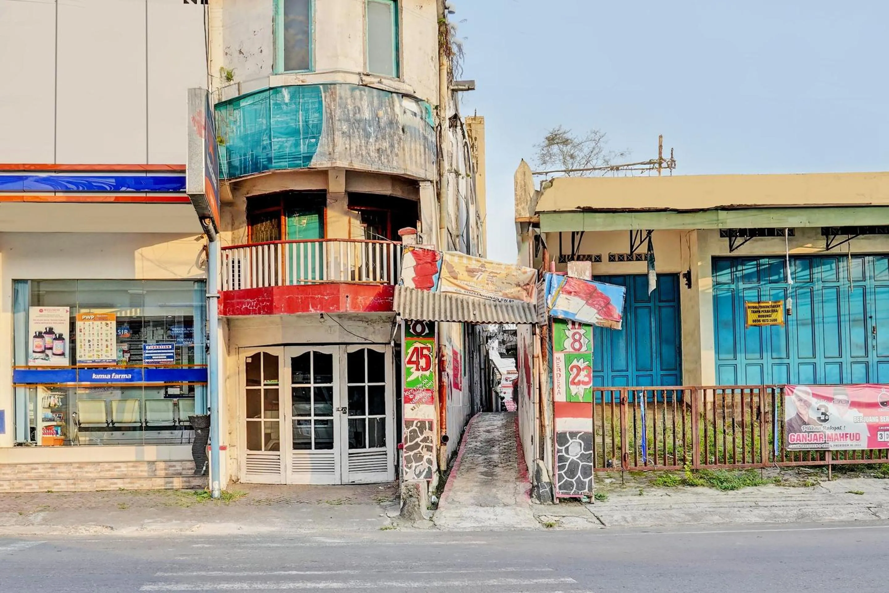 Facade/entrance in Hotel O Penginapan Hj Lilis 2 Syariah