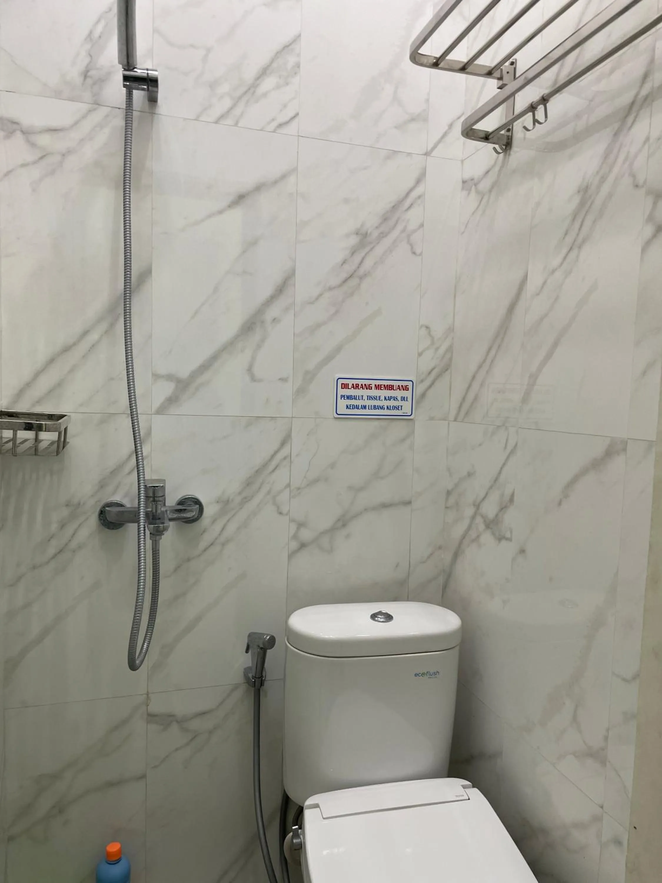 Bathroom in OYO 93412 Kost Irma Syariah Near UPTD SMP Negeri 8 Parepare