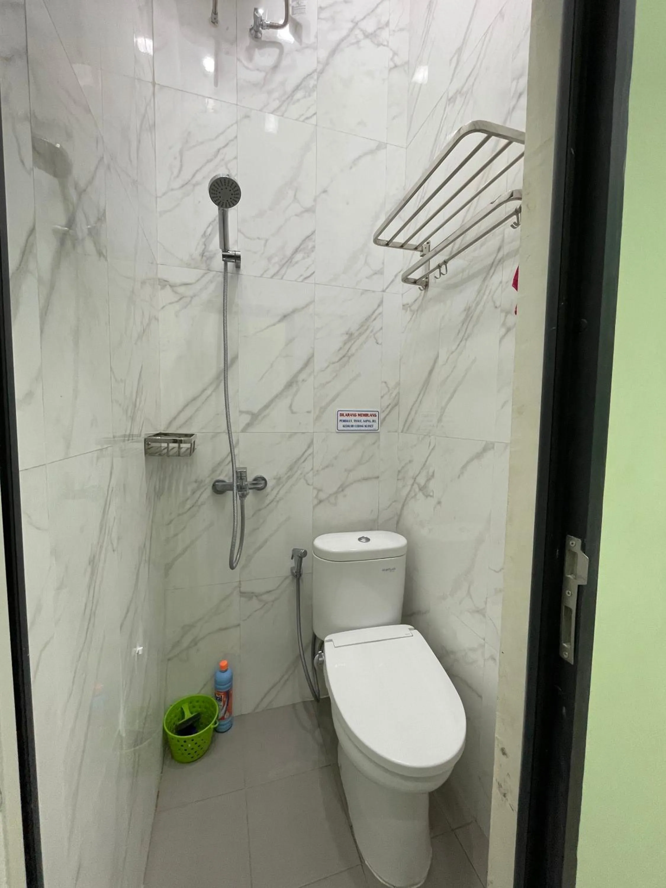 Bathroom in OYO 93412 Kost Irma Syariah Near UPTD SMP Negeri 8 Parepare