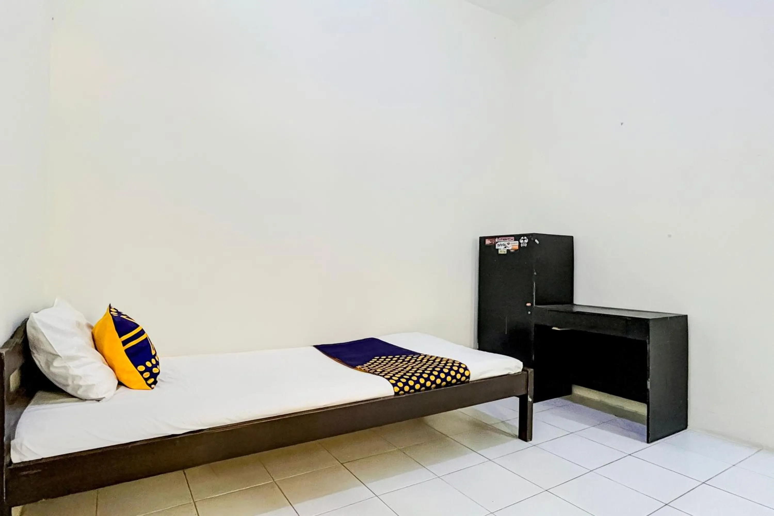 Bedroom, Bed in OYO Life 93398 Sudimoro Guest House Syariah