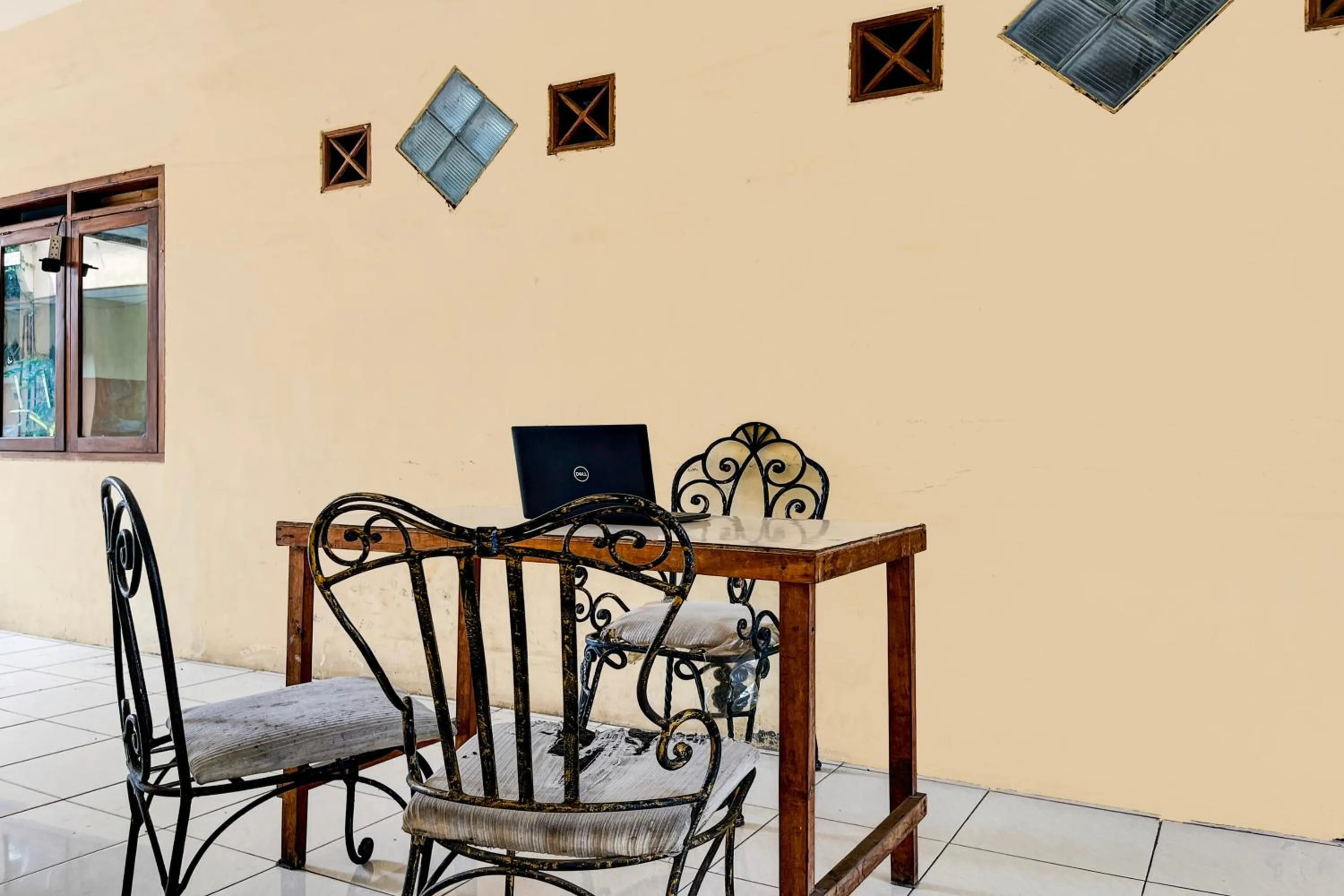 Lobby or reception in OYO Life 93398 Sudimoro Guest House Syariah