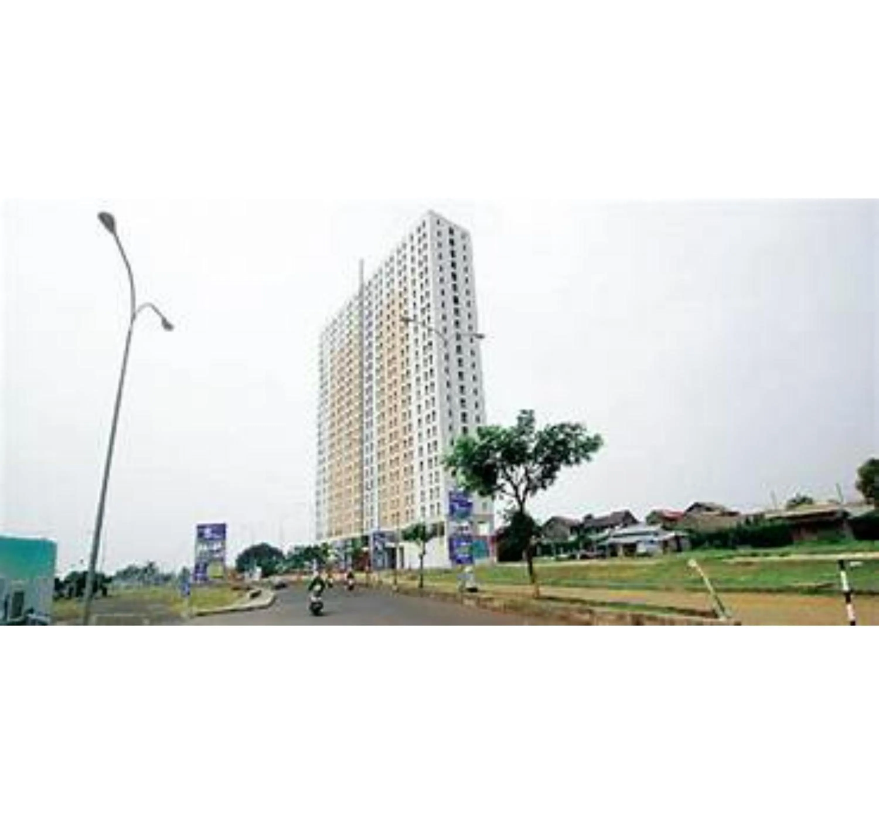 Property building in OYO Life 93374 Andira Inn