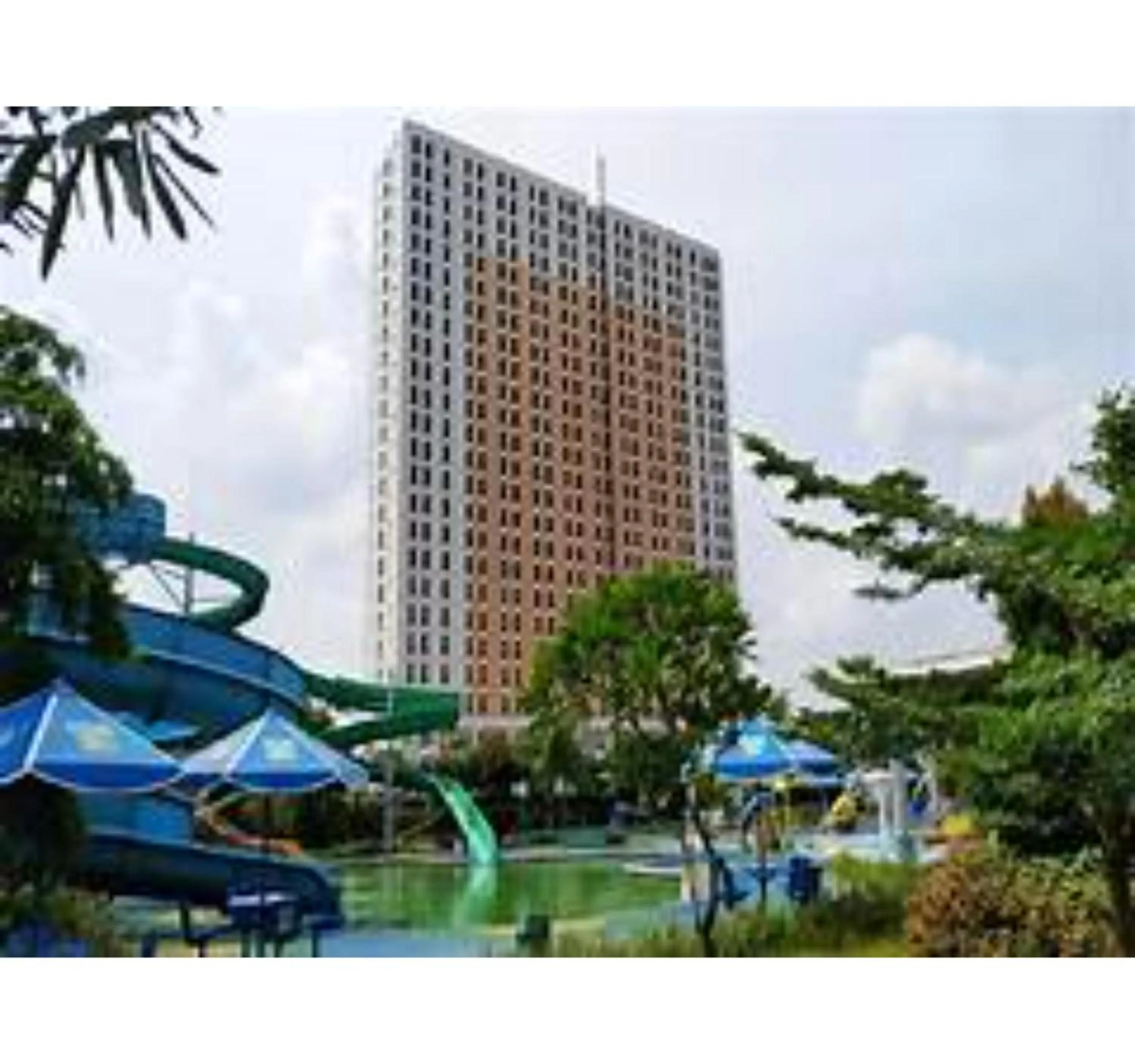 Property building in OYO Life 93374 Andira Inn