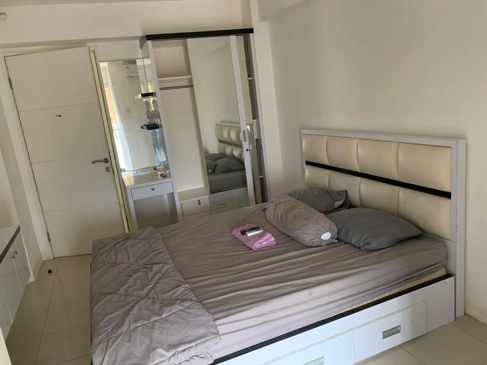 Bedroom, Bed in OYO Life 93374 Andira Inn