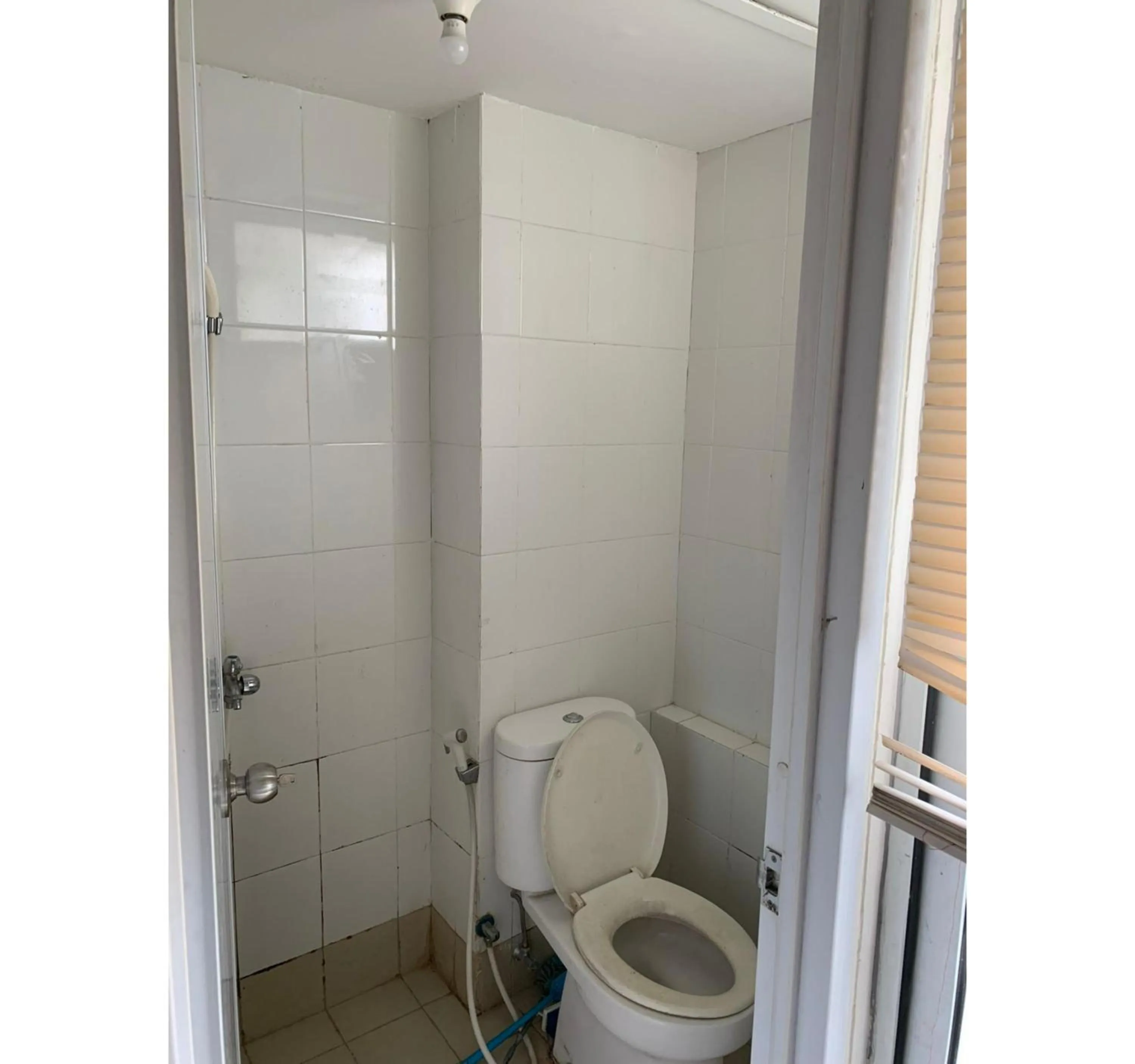 Bathroom in OYO Life 93374 Andira Inn