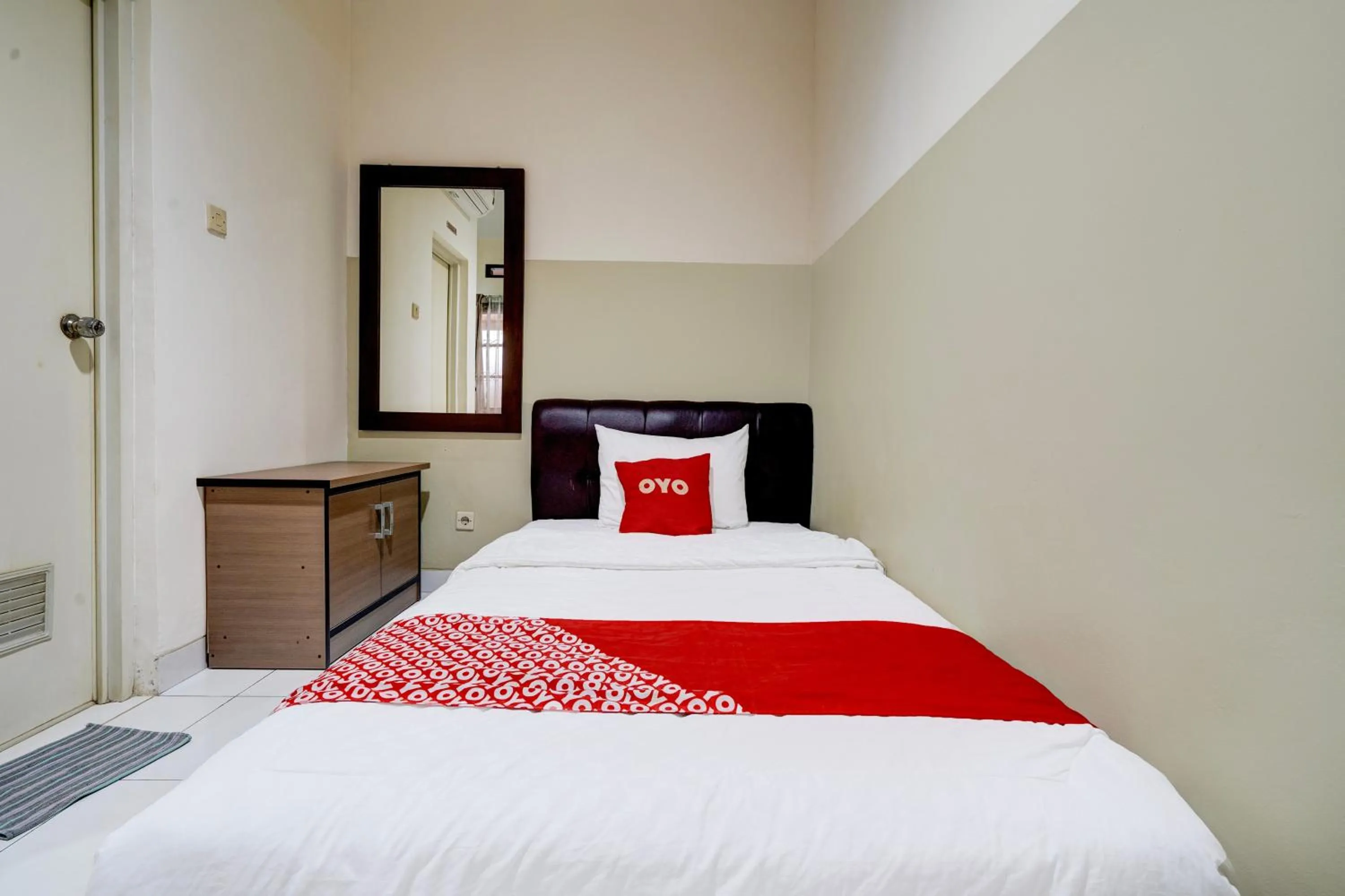 Bedroom in Hotel O Sukamulya Homestay