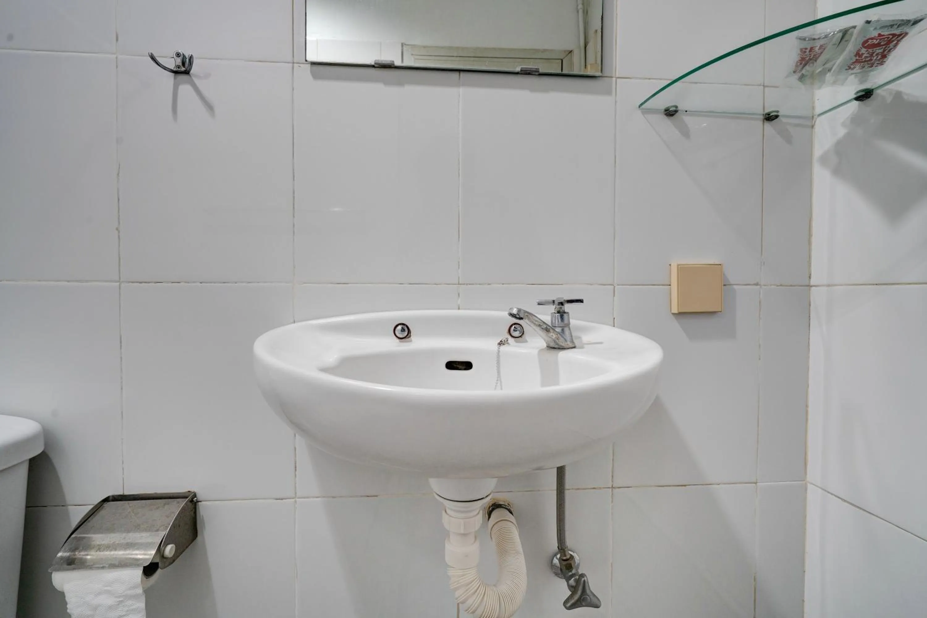 Bathroom in Hotel O Sukamulya Homestay