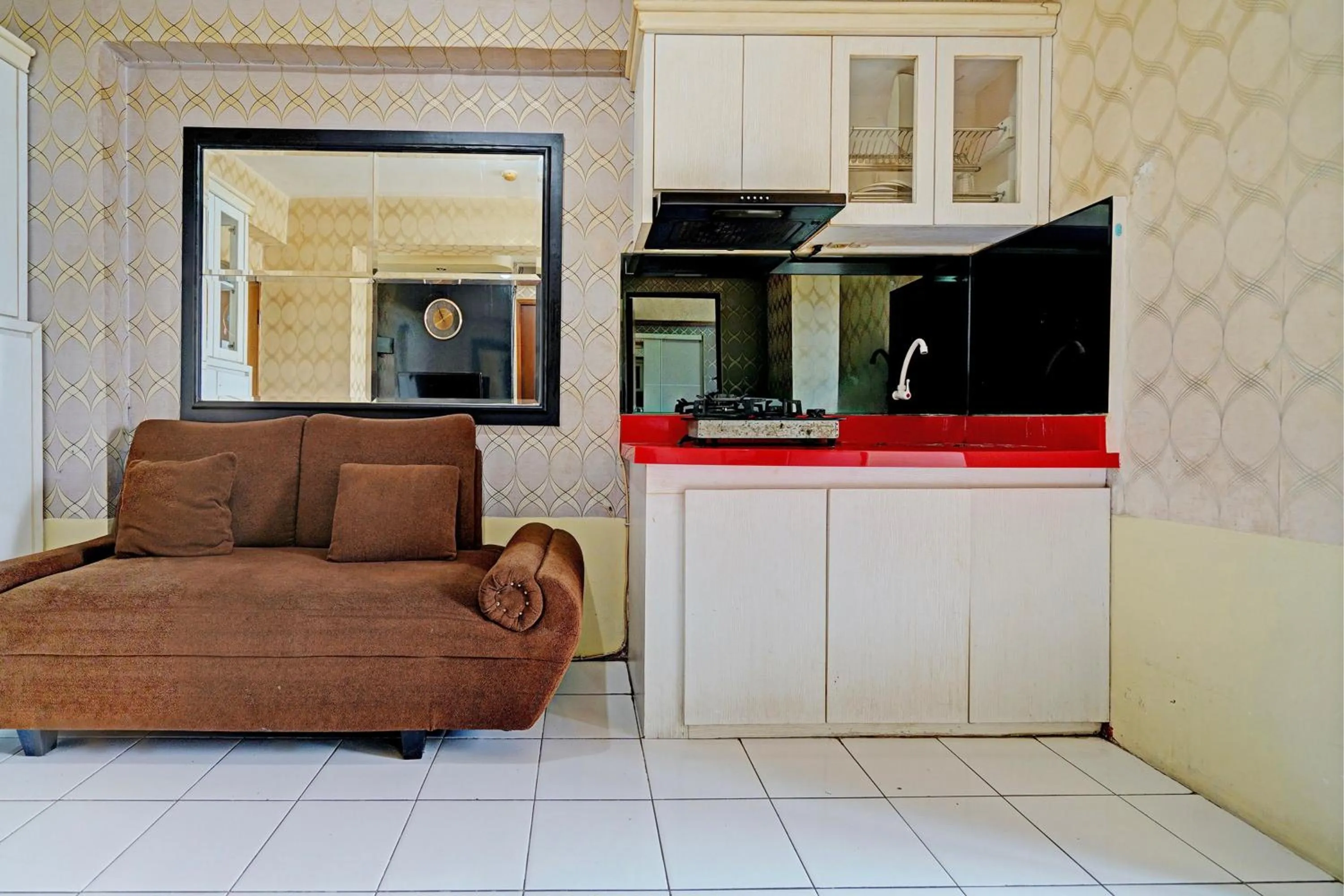 Bedroom in OYO 93352 Apartement Gateway Cicadas By Db Rent