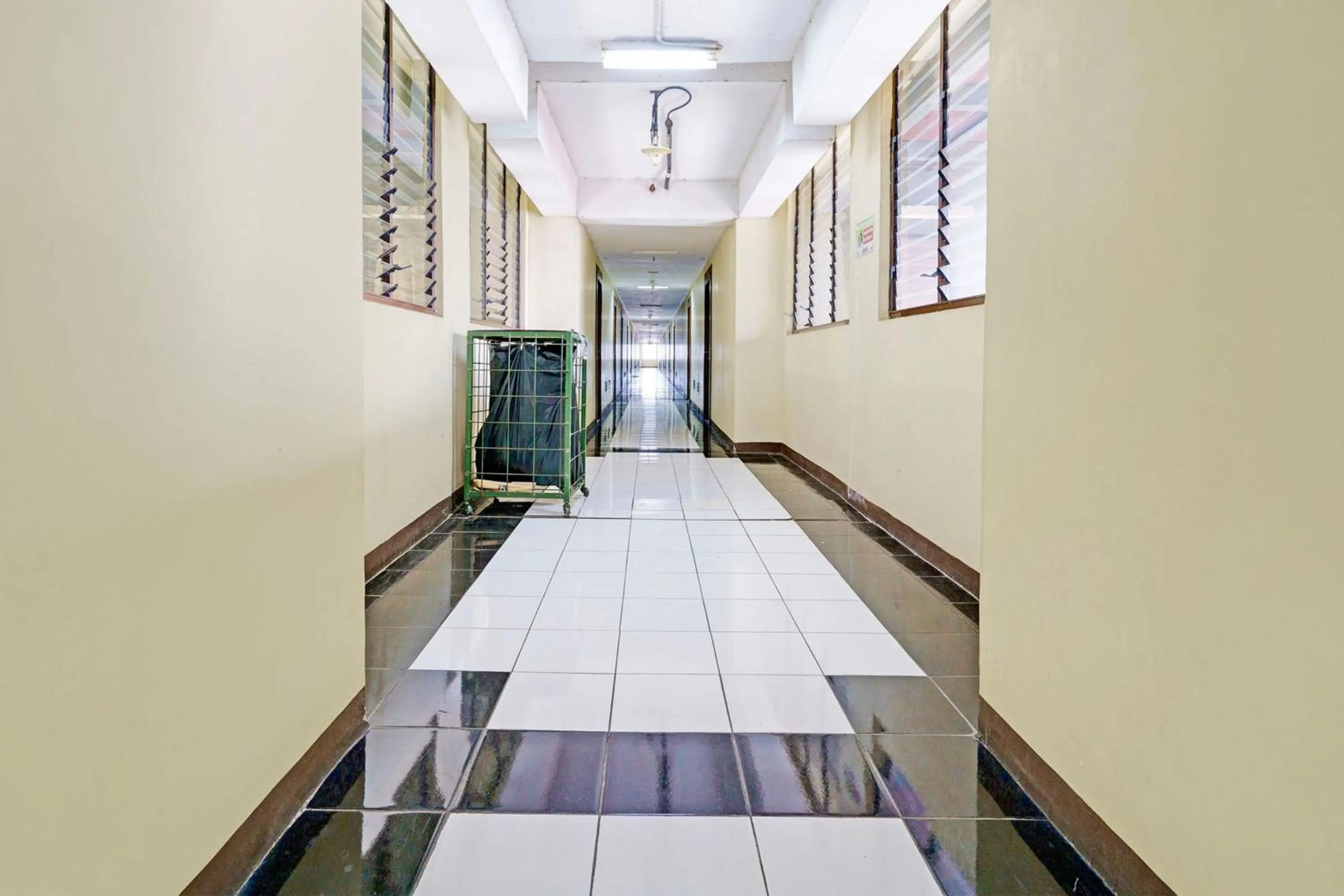 Lobby or reception in OYO 93352 Apartement Gateway Cicadas By Db Rent