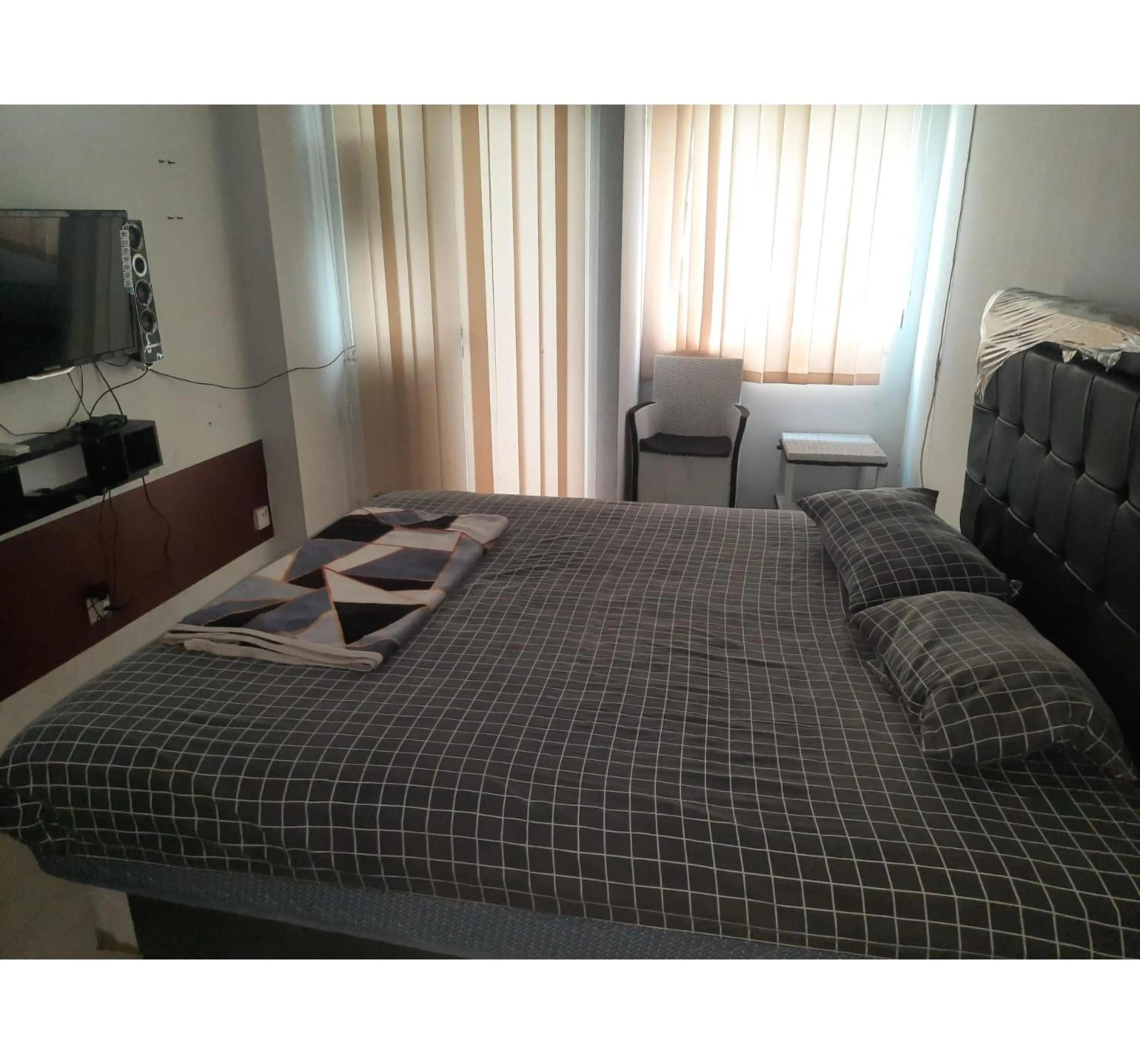 Bedroom, Bed in Hotel O Apartemen Grand Sentraland by Mira