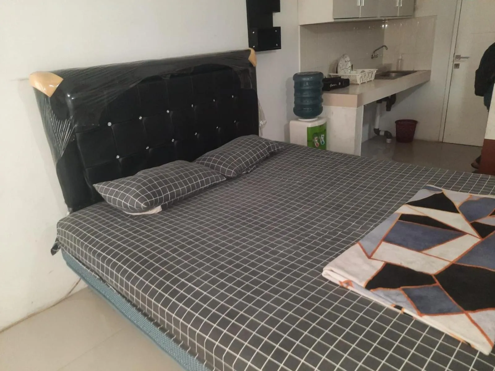 Bedroom, Bed in Hotel O Apartemen Grand Sentraland by Mira