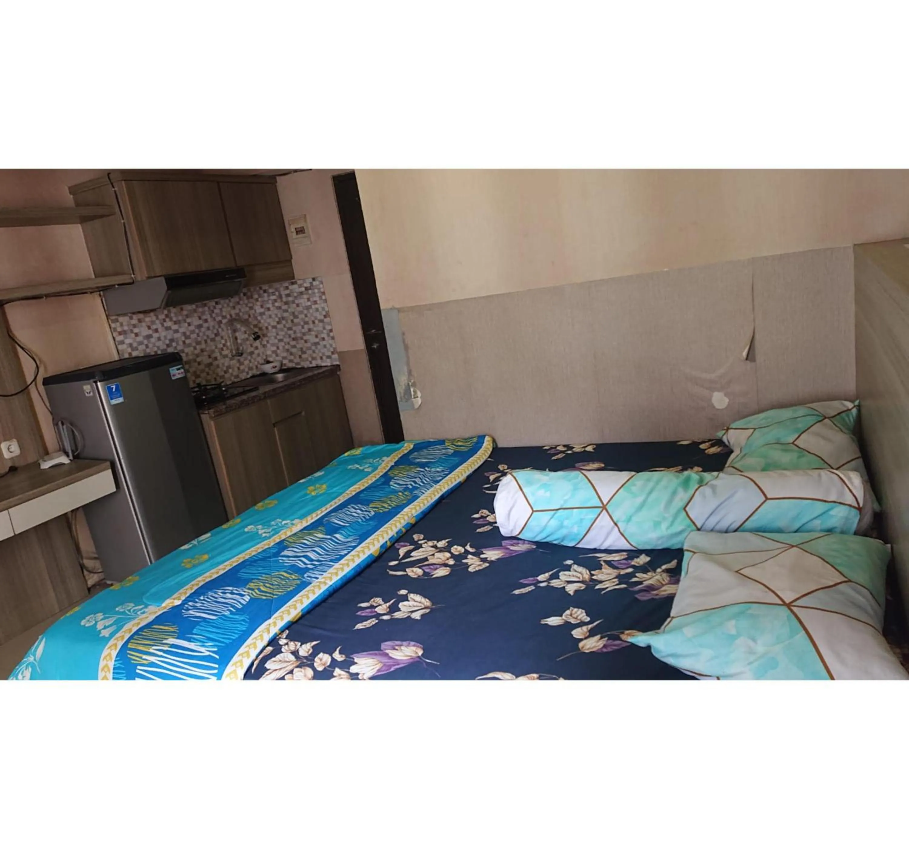 Bedroom, Bed in Hotel O Apartemen Grand Sentraland by Mira