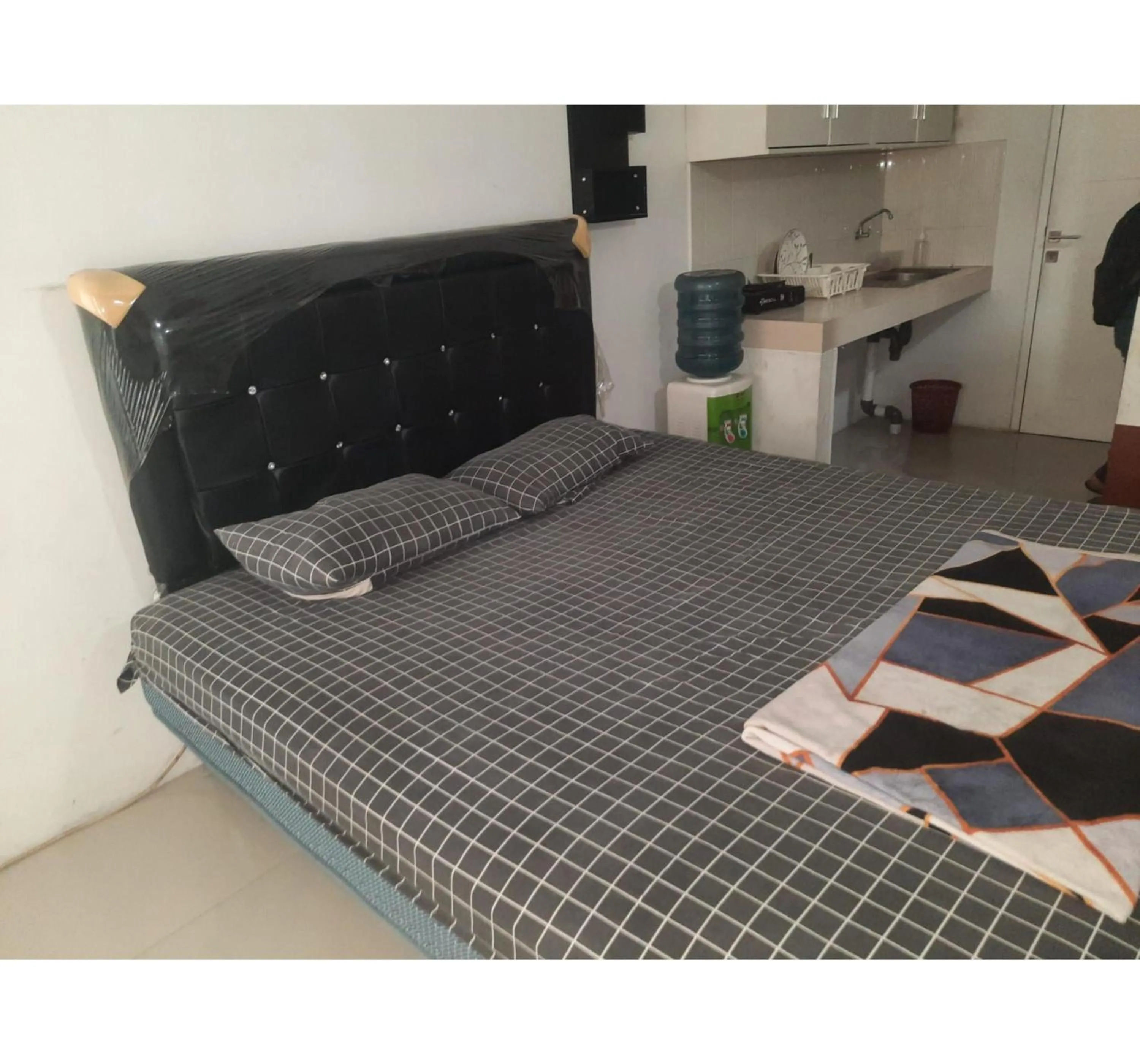 Bedroom, Bed in Hotel O Apartemen Grand Sentraland by Mira