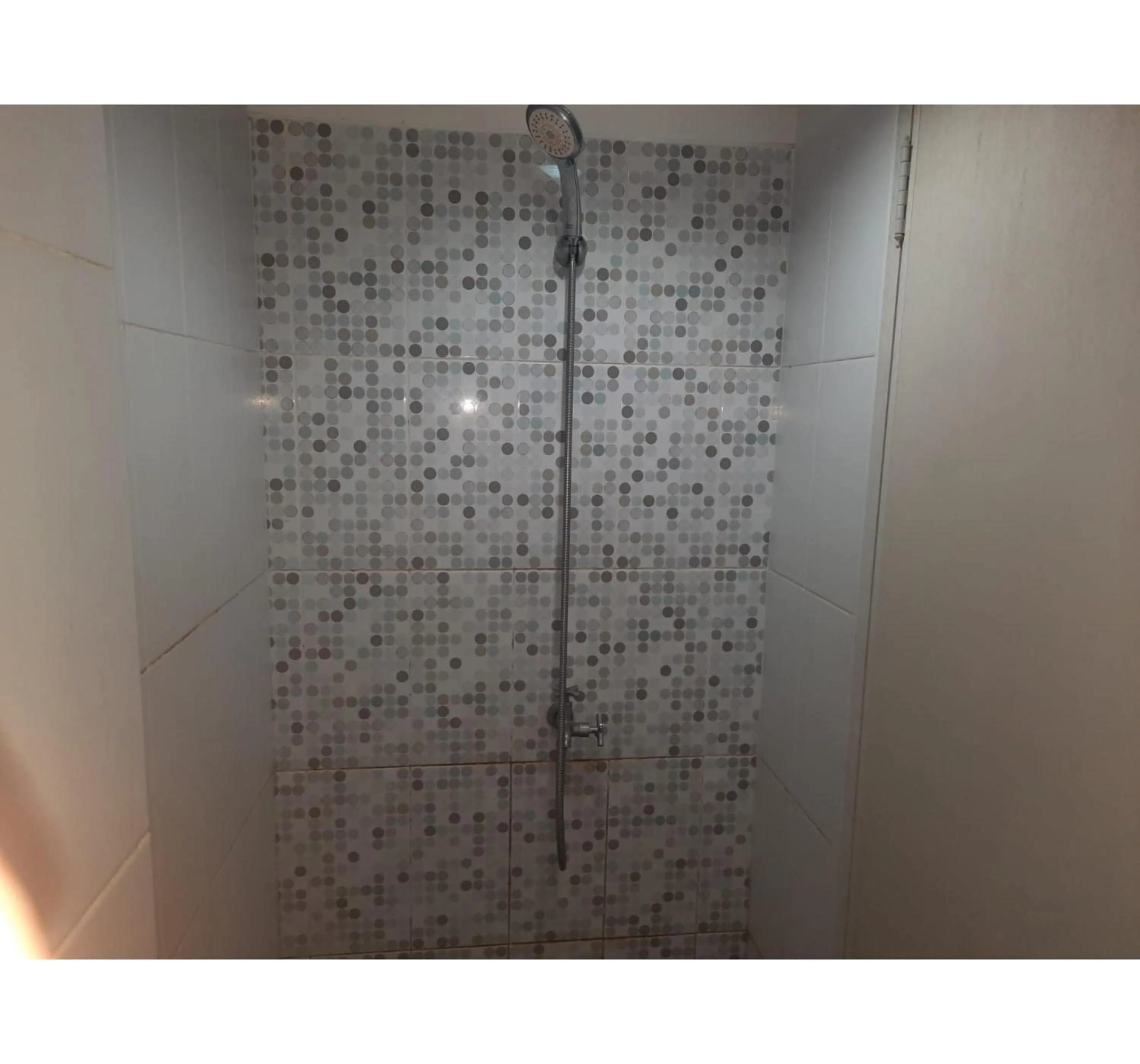 Bathroom in Hotel O Apartemen Grand Sentraland by Mira