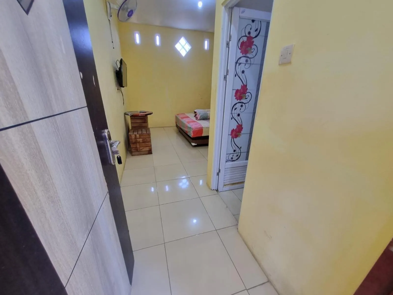 Bedroom, Bed in Hotel O New Asembagus 2