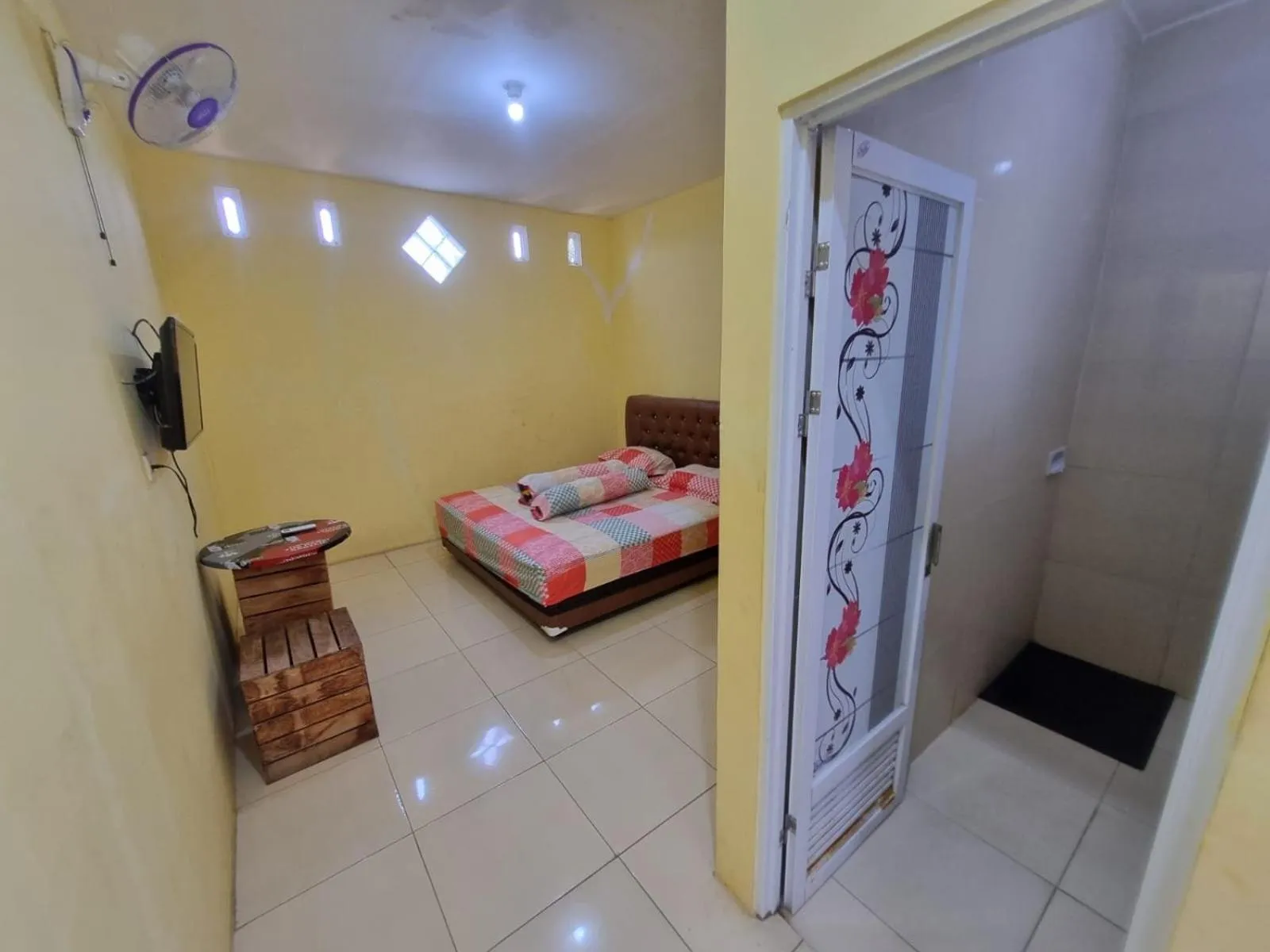 Bedroom, Bed in Hotel O New Asembagus 2