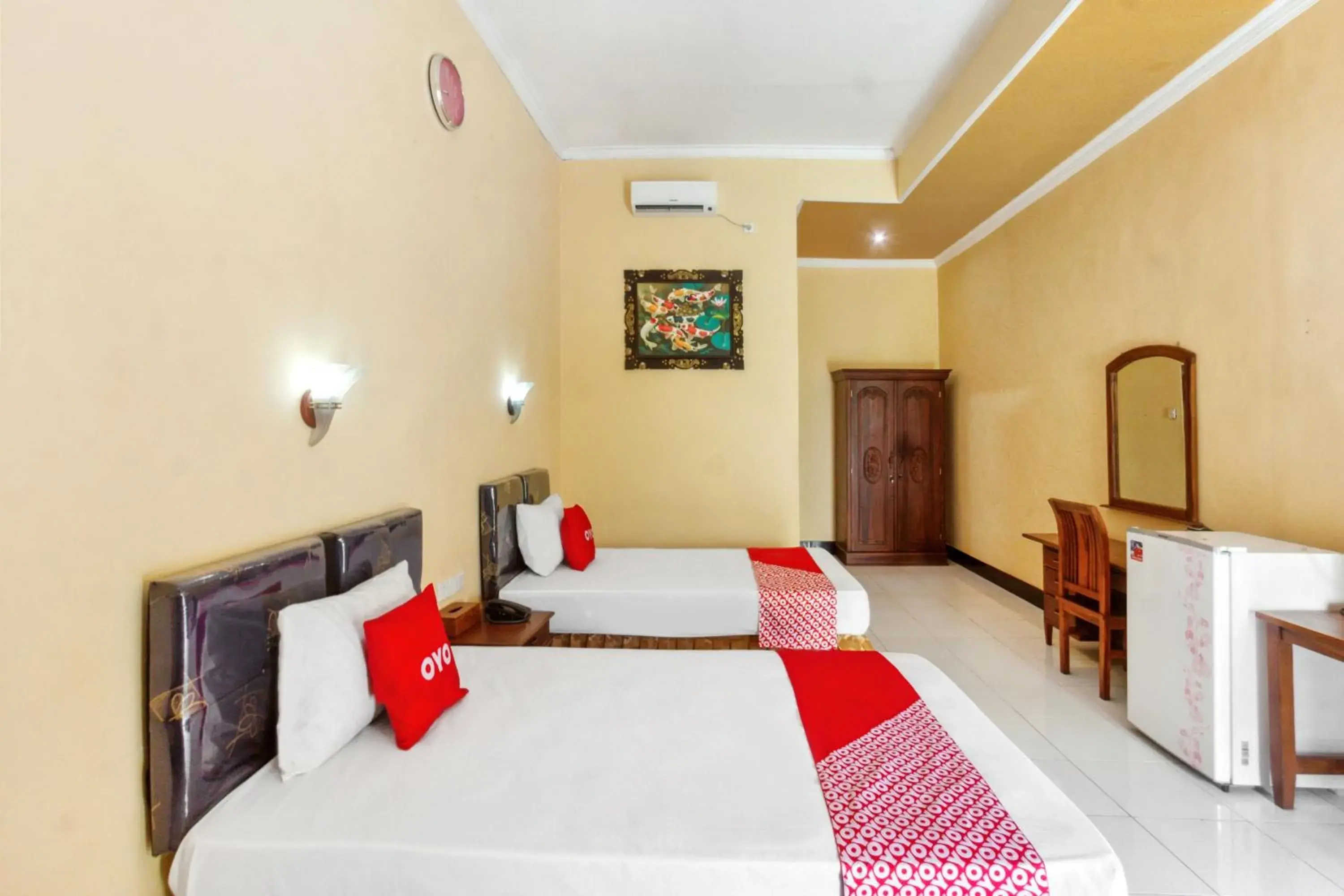 Economy Twin Room in Capital O 93391 Golden Manggis Hotel Near SMKN 1 Lingsar Economy Twin Room in Capital O 93391 Golden Manggis Hotel Near SMKN 1 Lingsar