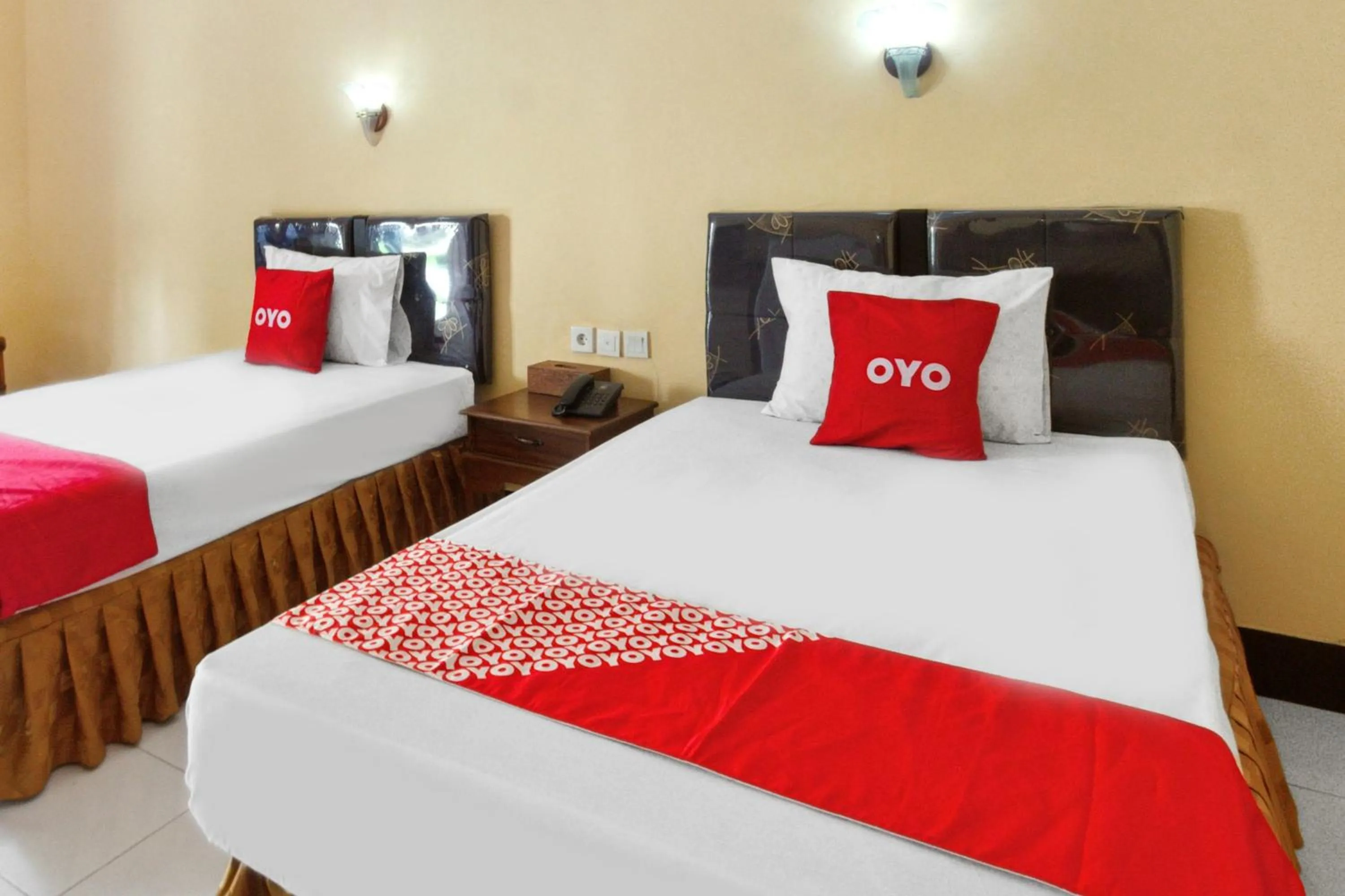 Bedroom, Bed in Capital O 93391 Golden Manggis Hotel Near SMKN 1 Lingsar