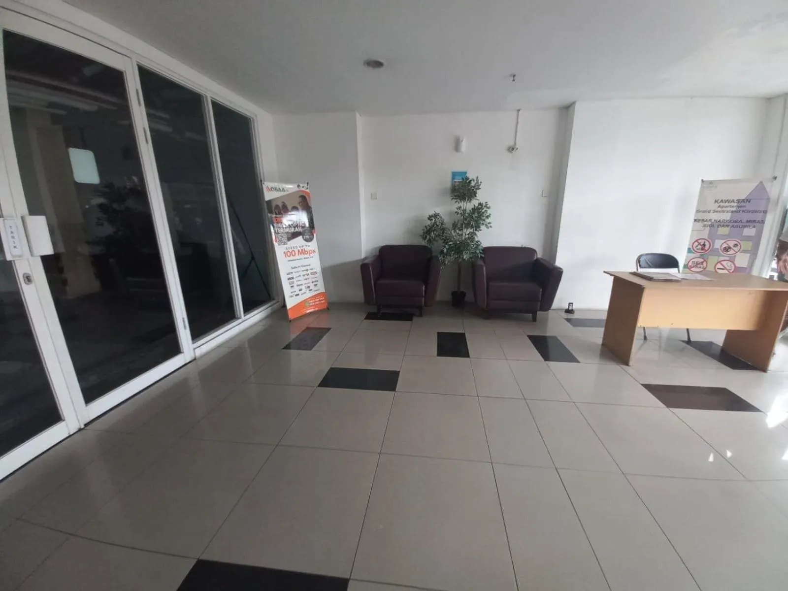 Lobby or reception in Hotel O Apartement Sentraland Karawang By Gs