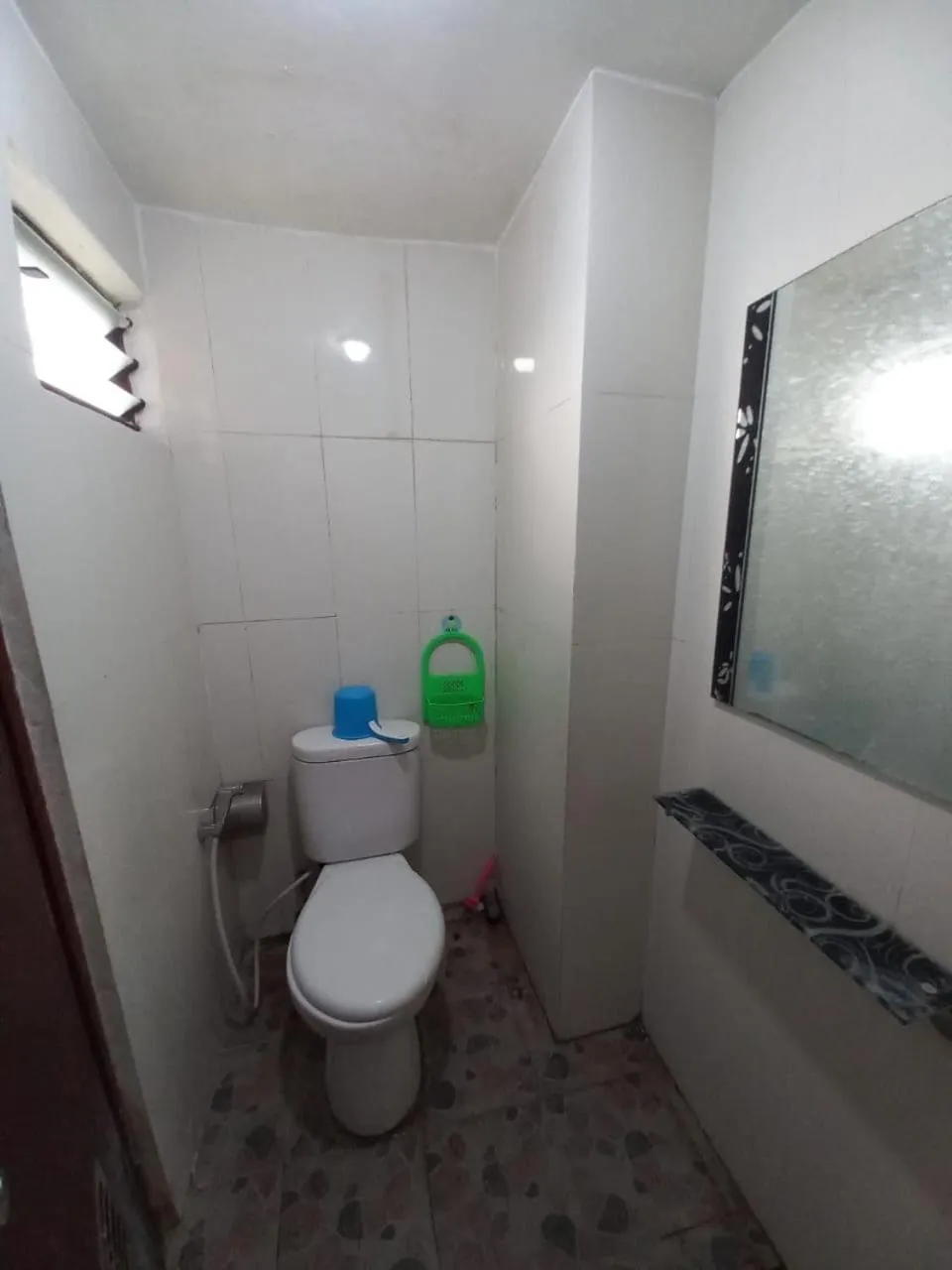 Bathroom in Hotel O Apartement Sentraland Karawang By Gs