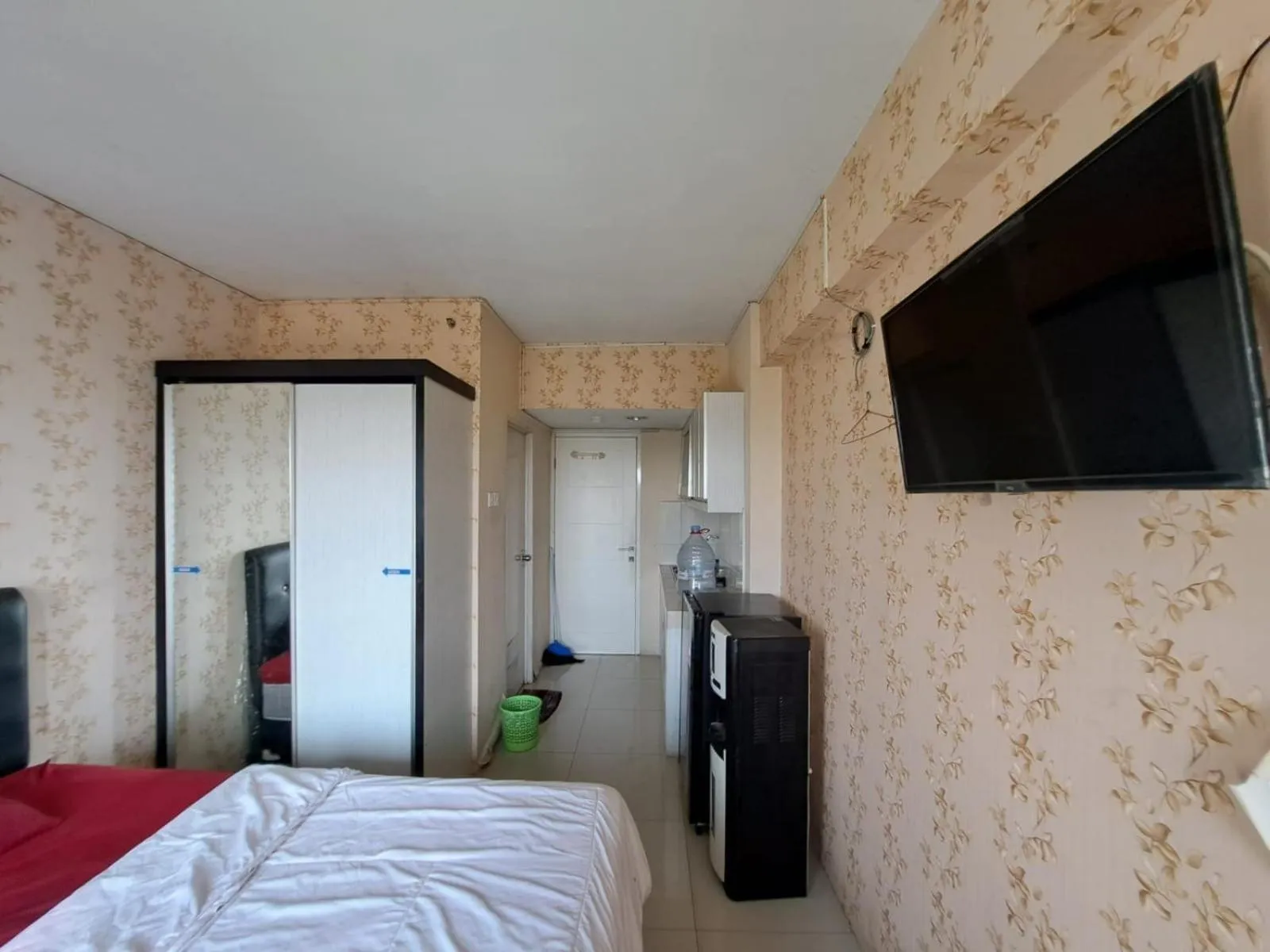 Bedroom, Bed in Hotel O Apartement Grand Sentraland By King Property