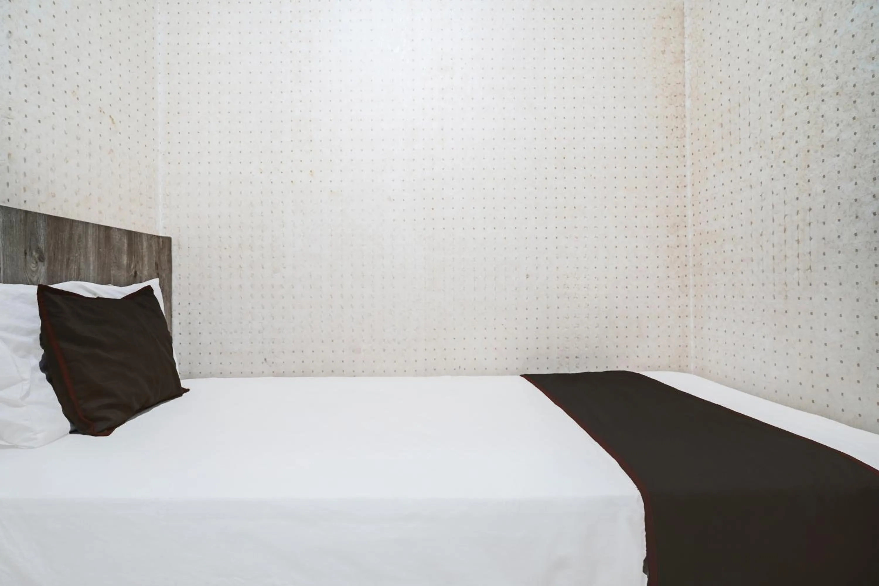 Bedroom, Bed in OYO 93365 Apartement Gateway By Sarana Cipta Mahakarya Ii