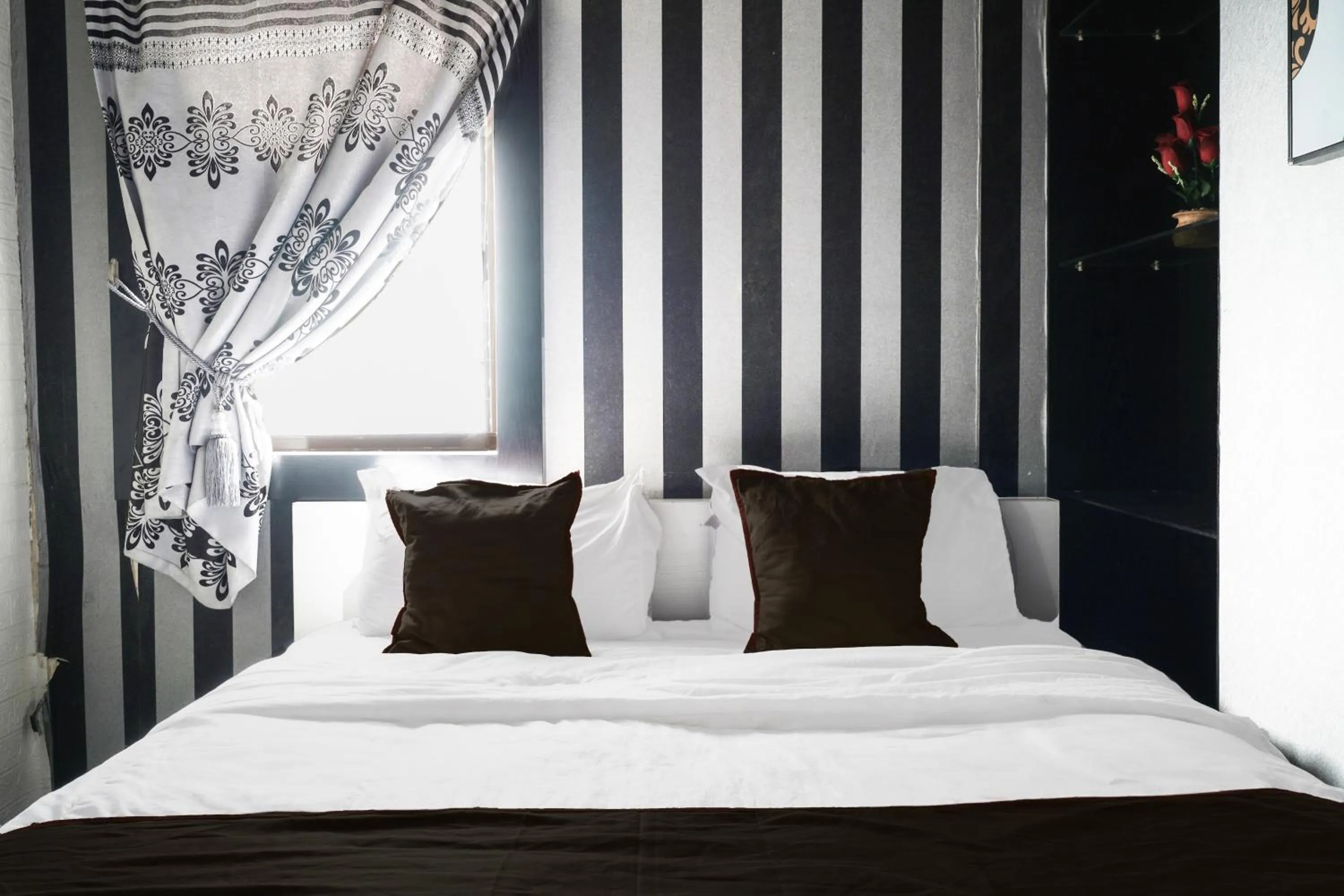 Bedroom, Bed in OYO 93365 Apartement Gateway By Sarana Cipta Mahakarya Ii