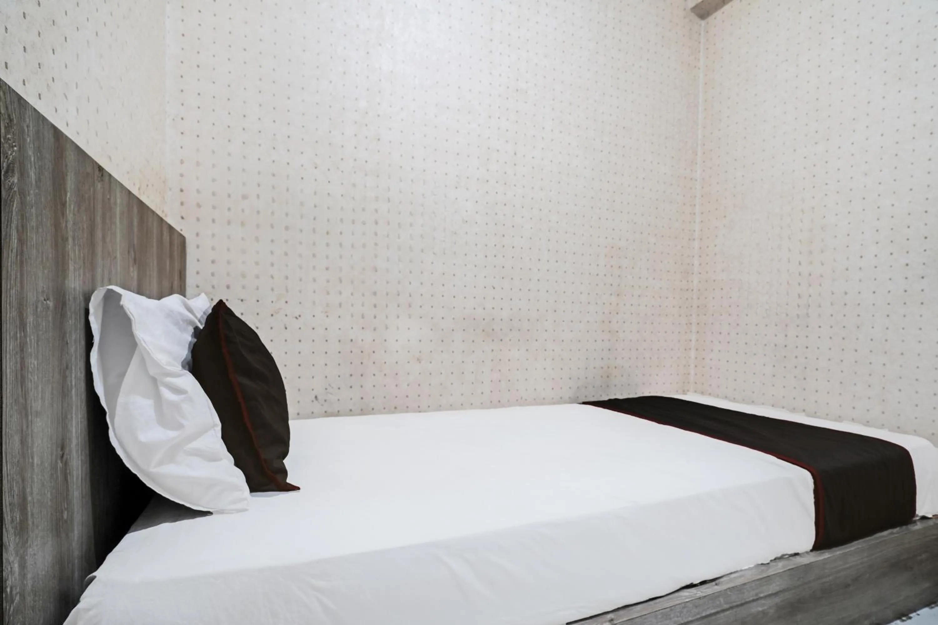 Bedroom, Bed in OYO 93365 Apartement Gateway By Sarana Cipta Mahakarya Ii