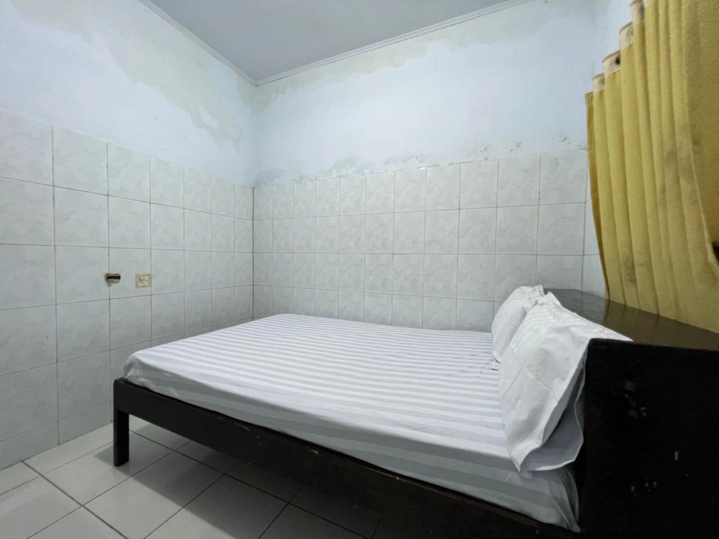 Bedroom, Bed in Hotel O Pondok Bulo Ugi Syariah Near SD Negeri 185 Pinrang