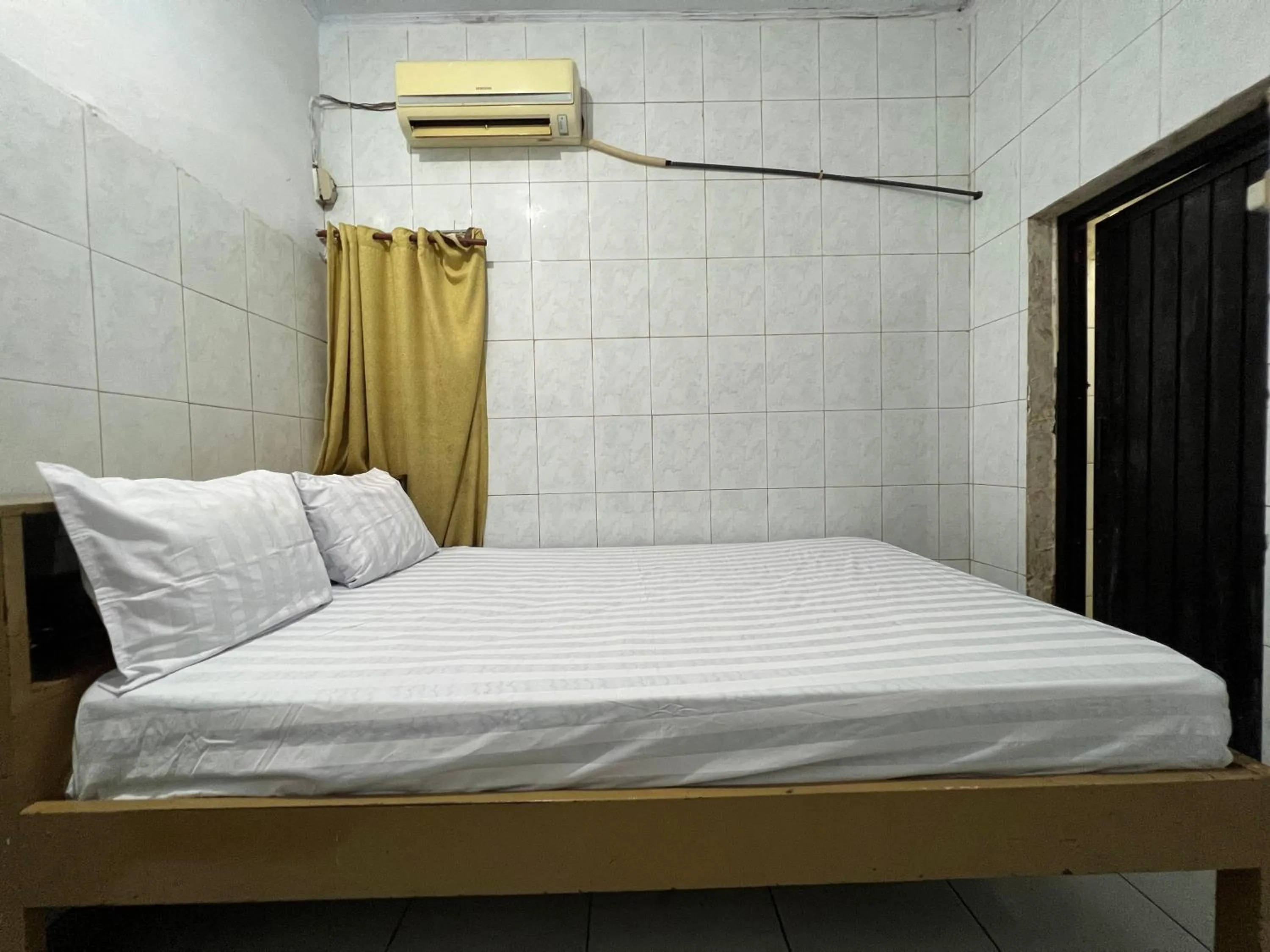 Bedroom, Bed in Hotel O Pondok Bulo Ugi Syariah Near SD Negeri 185 Pinrang