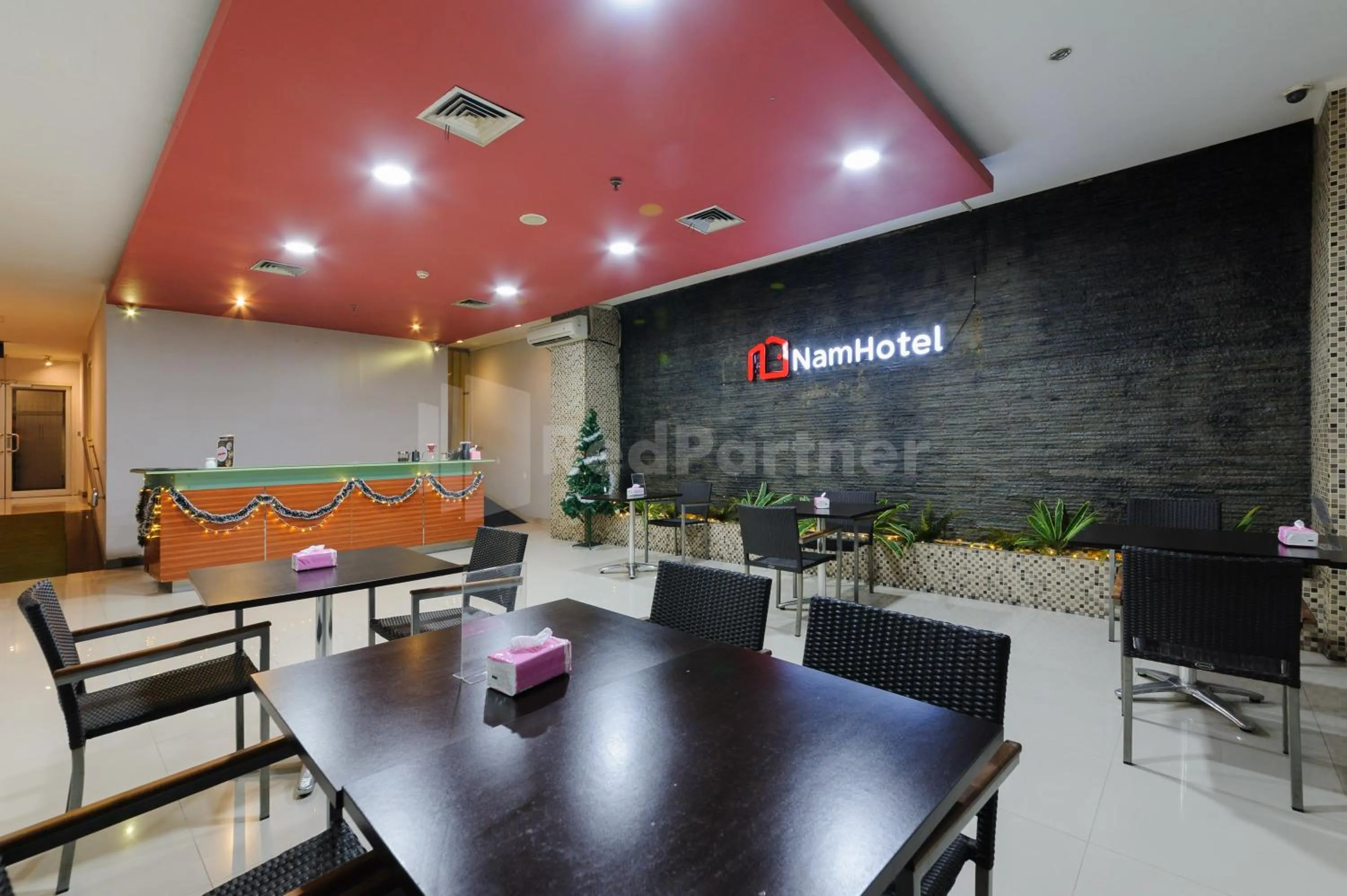 Property building in Metro Hotel near Kota Tua Mitra RedDoorz