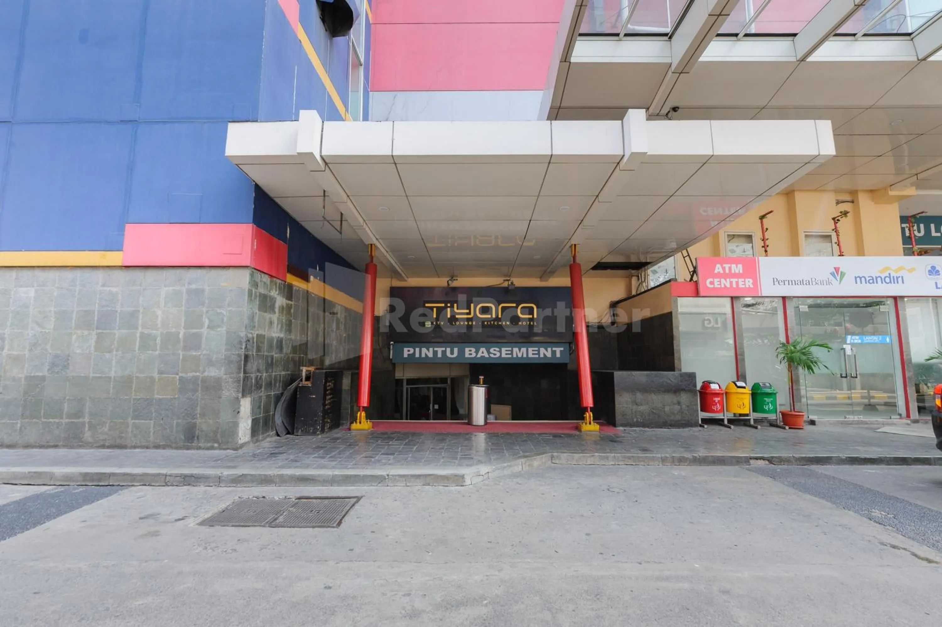 Property building in Metro Hotel near Kota Tua Mitra RedDoorz