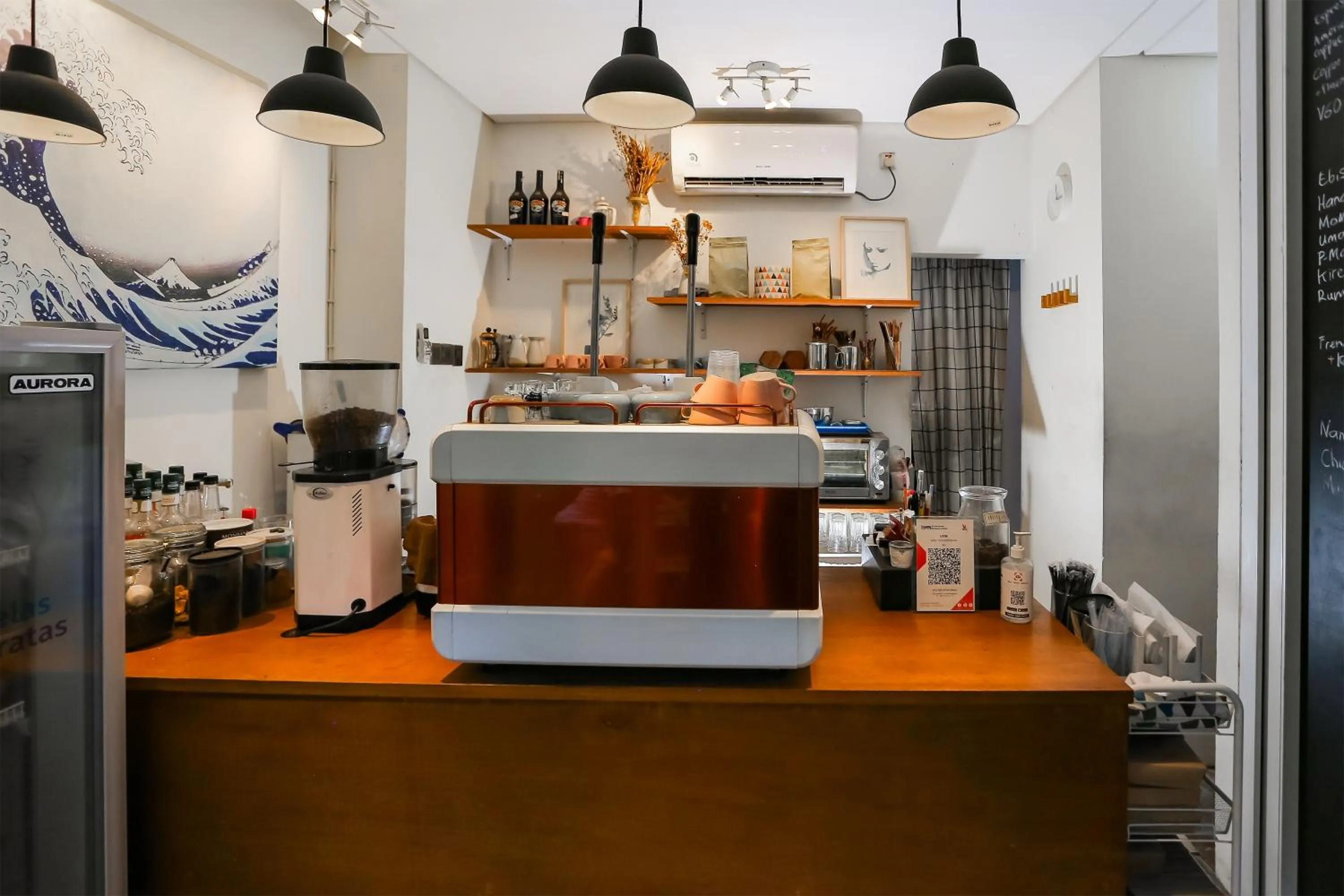 Restaurant/places to eat in OYO 93370 Lot Thirty Six