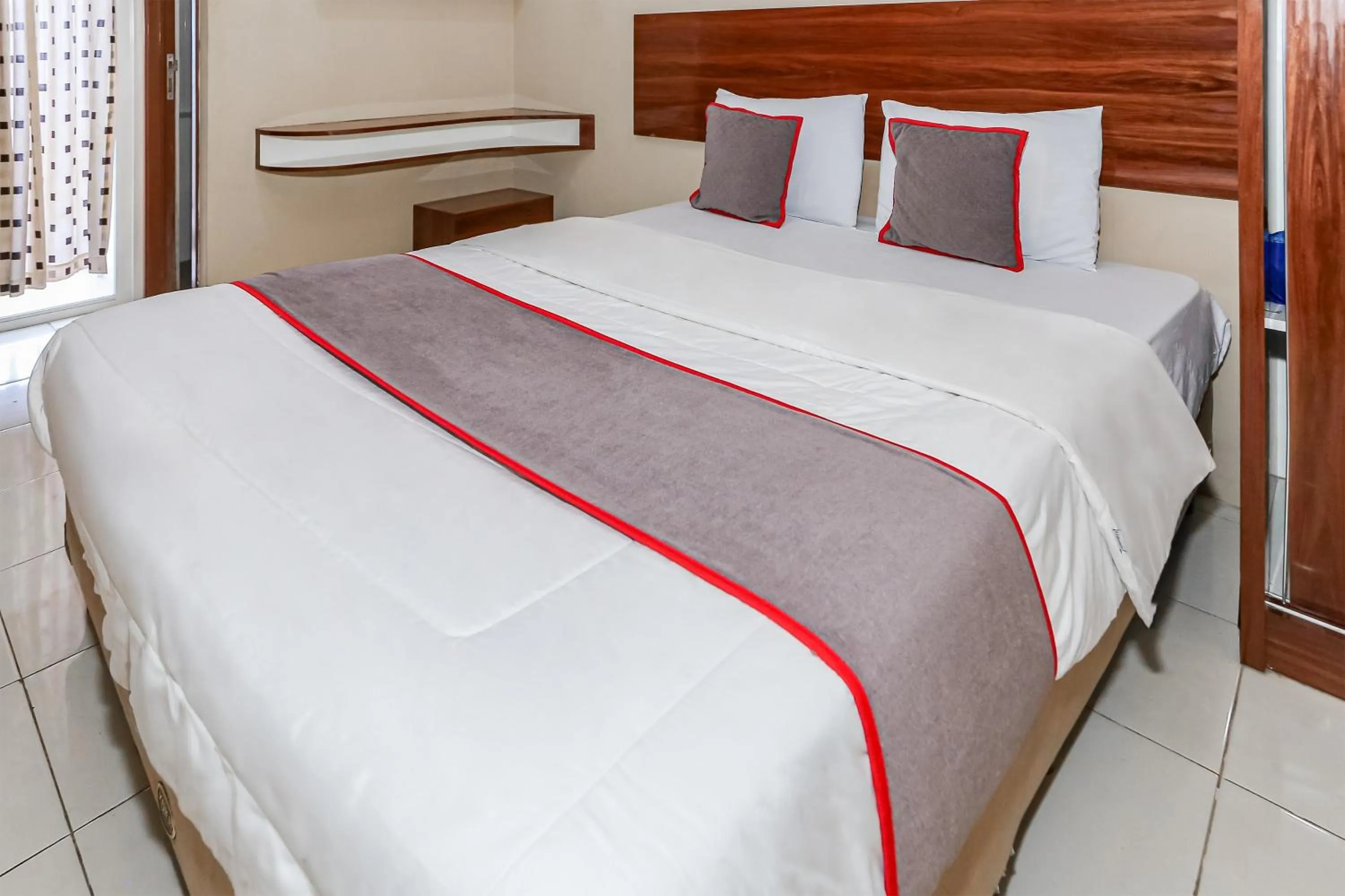 Bedroom, Bed in Capital O 93371 Pelangi Residence 5