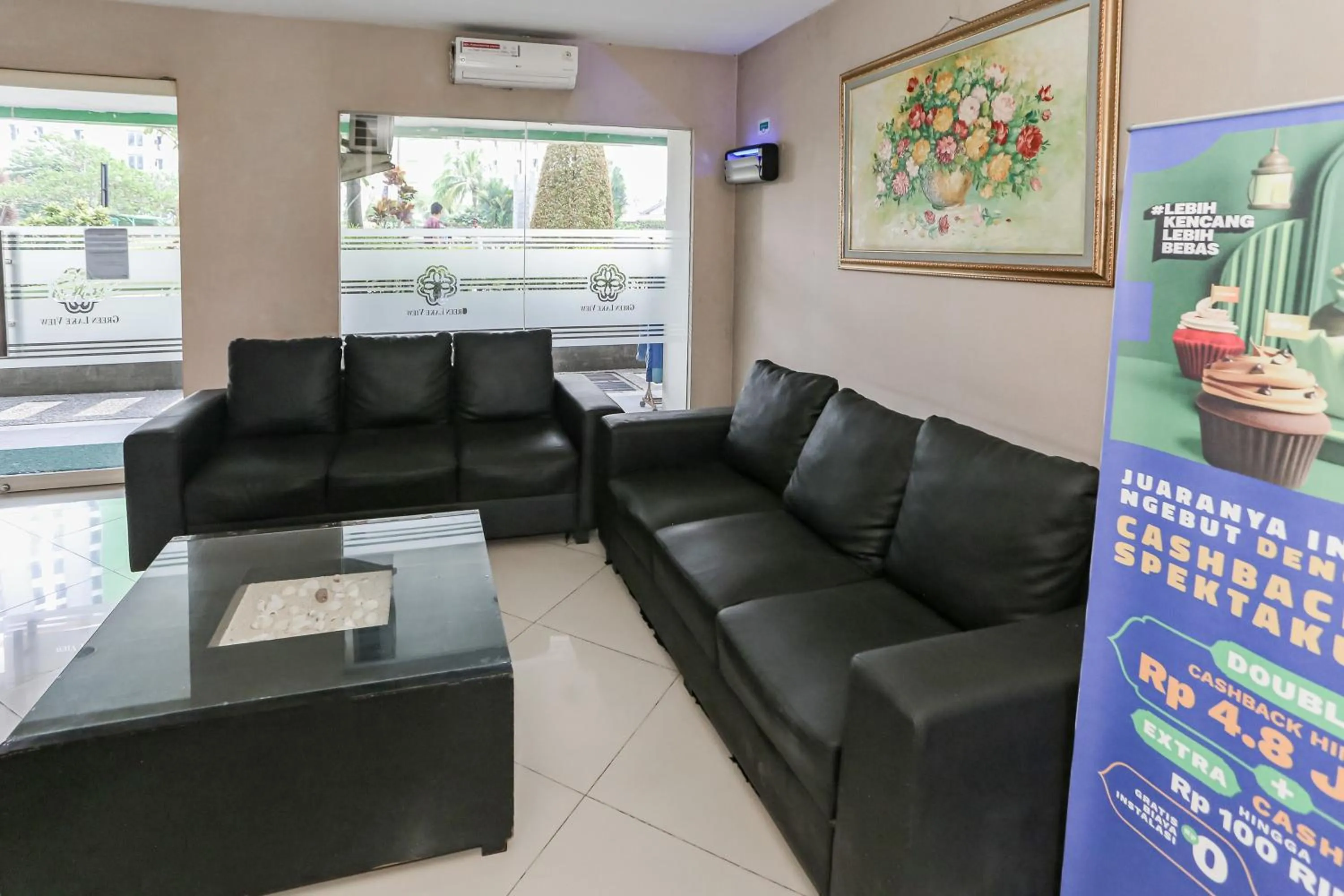 Lobby or reception in Capital O 93372 Aurora Residence