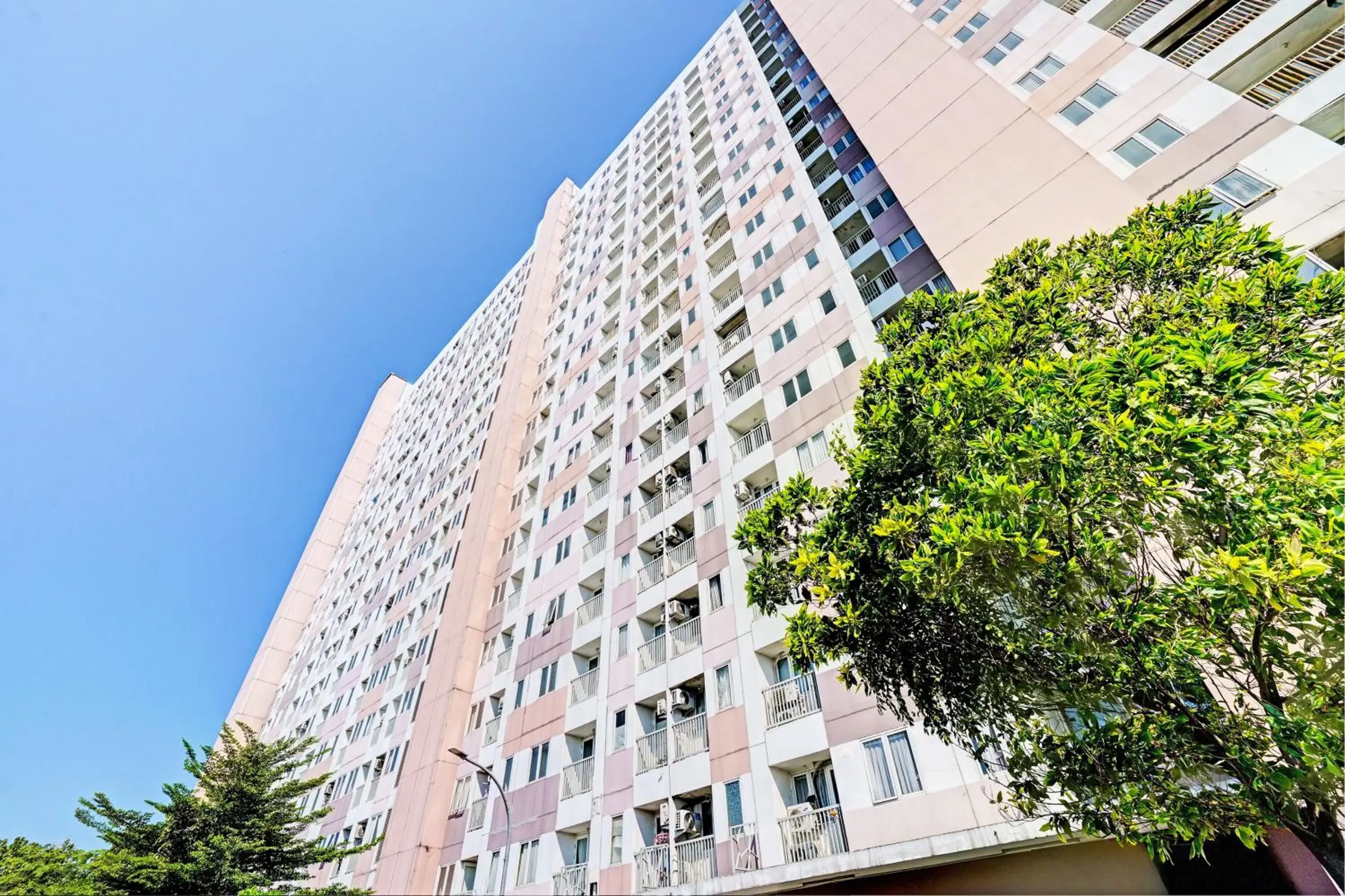 Facade/entrance in Hotel O Apartement Grand Sentraland By Rai Property Facade/entrance in Hotel O Apartement Grand Sentraland By Rai Property