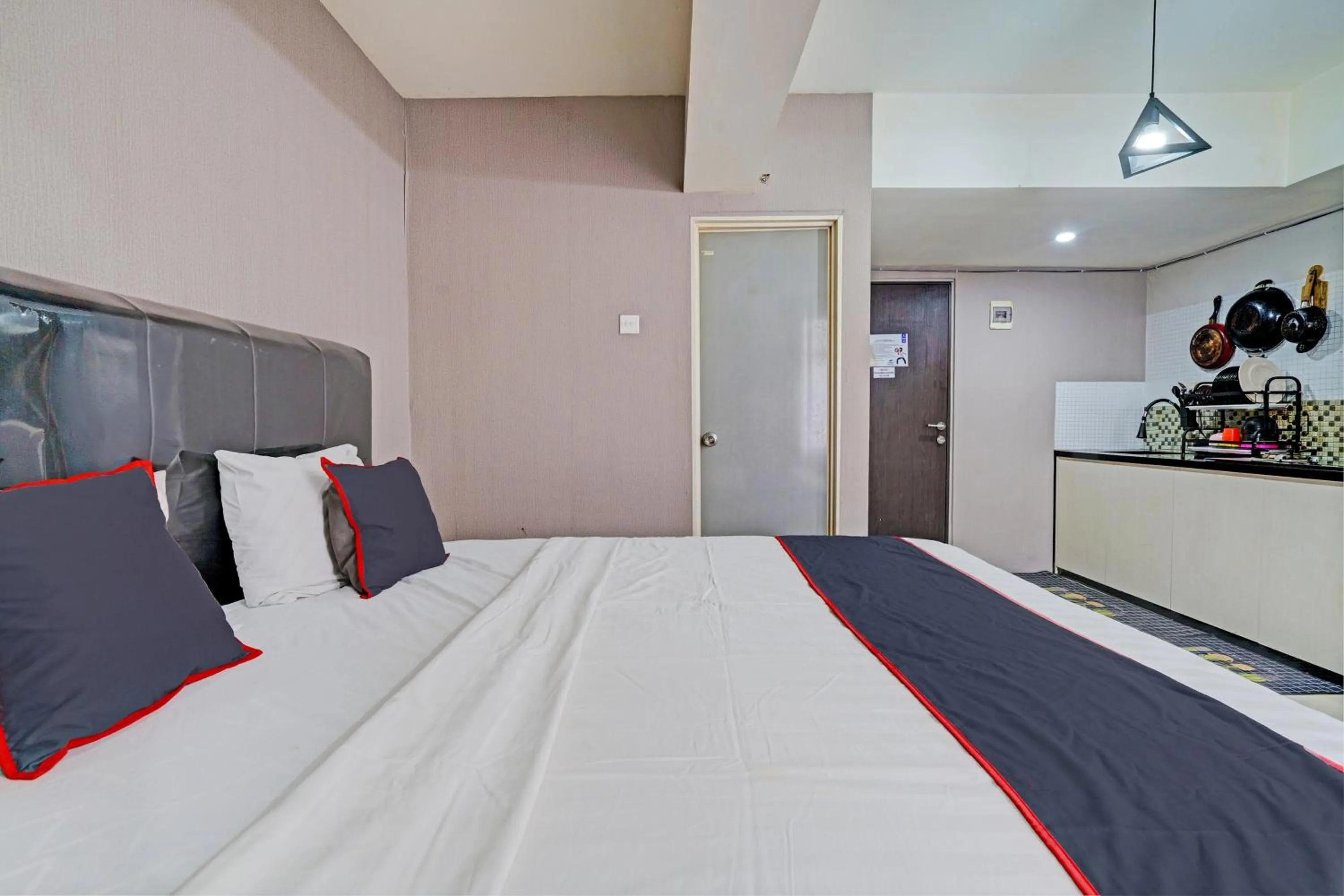 Bedroom, Bed in Hotel O Apartement Grand Sentraland By Rai Property