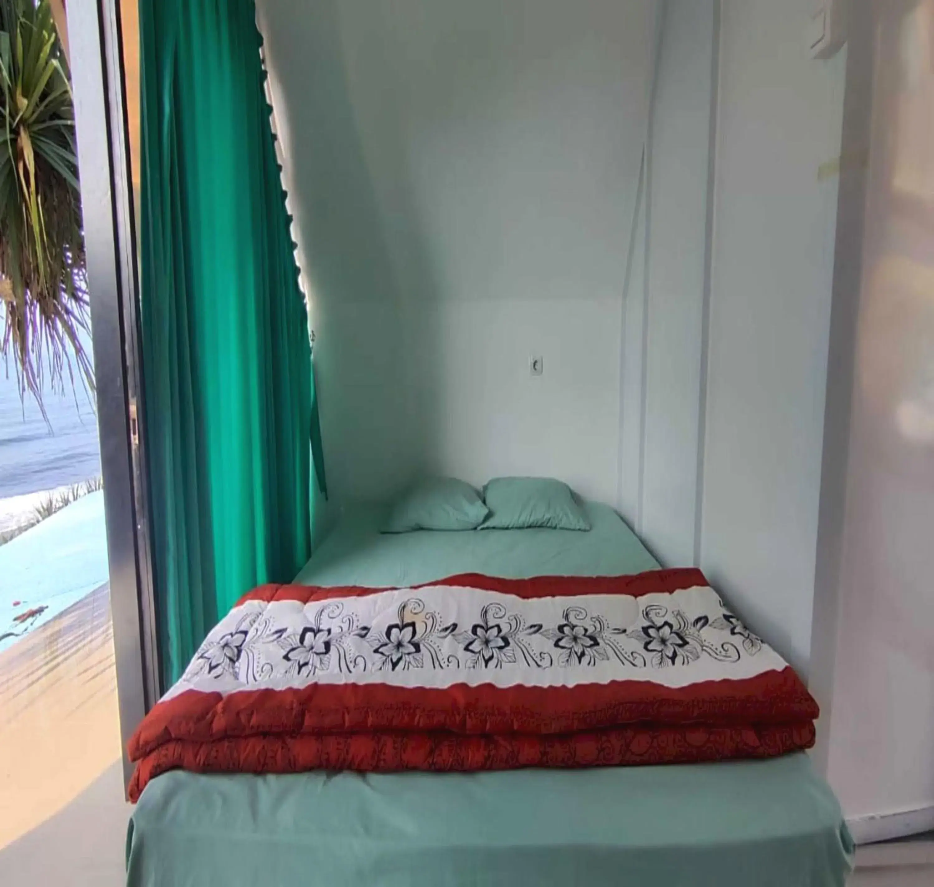 Palette 93389 Osanna Beach Resort Palette 93389 Osanna Beach Resort