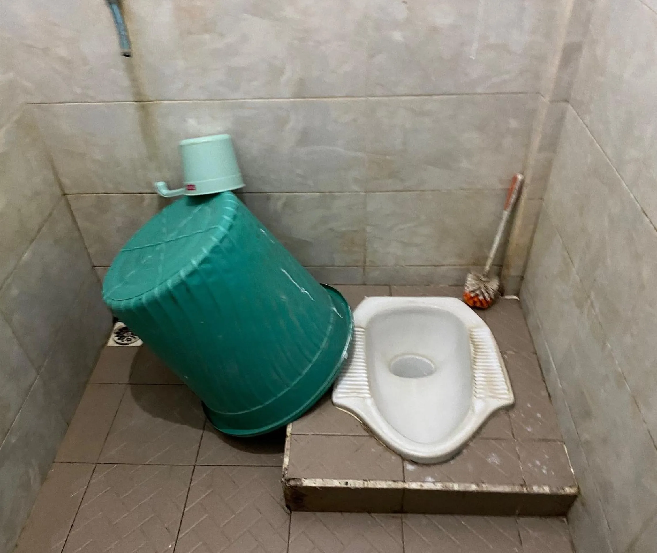 Bathroom in OYO Life 93407 Kos Sweta