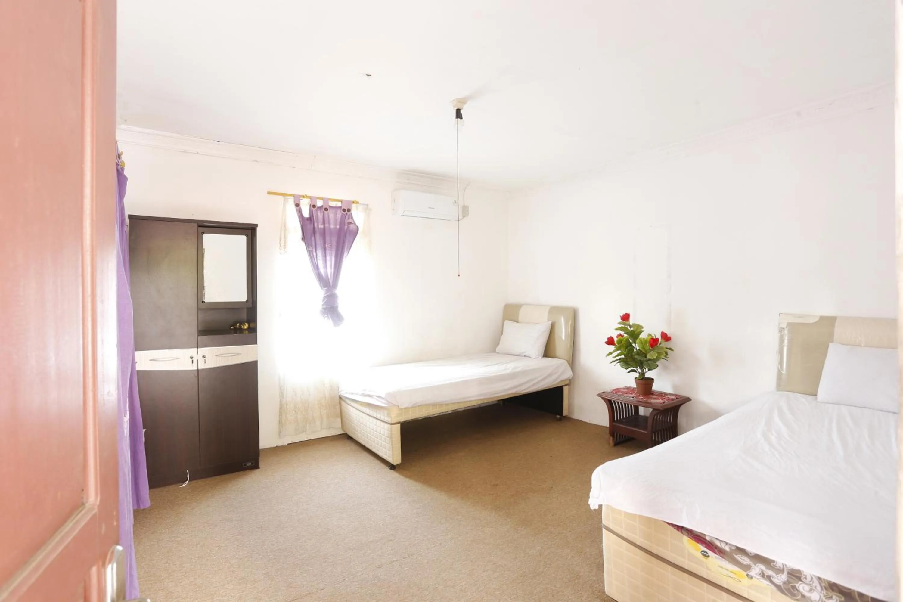 Bedroom, Bed in Hotel O Penginapan Mangkoe Barokah