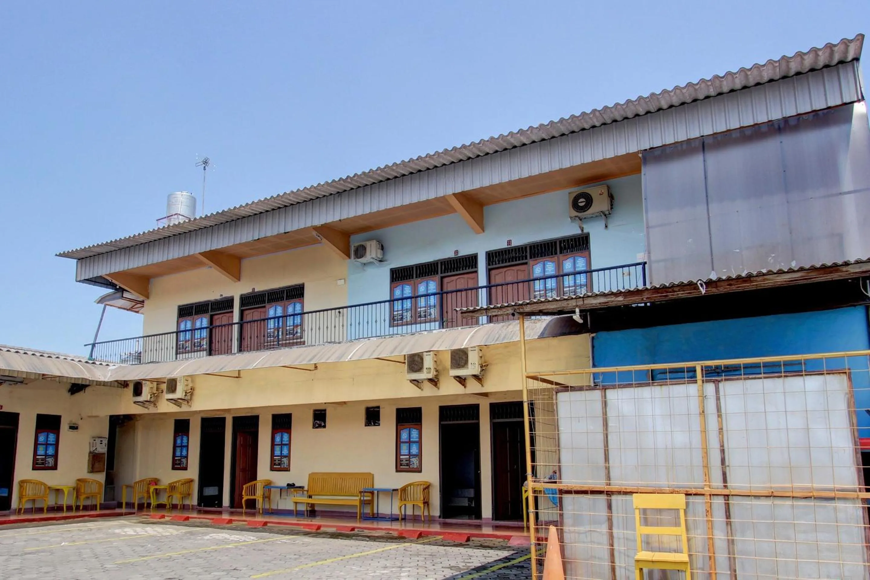 Facade/entrance in Hotel O Wisma Subur Syariah