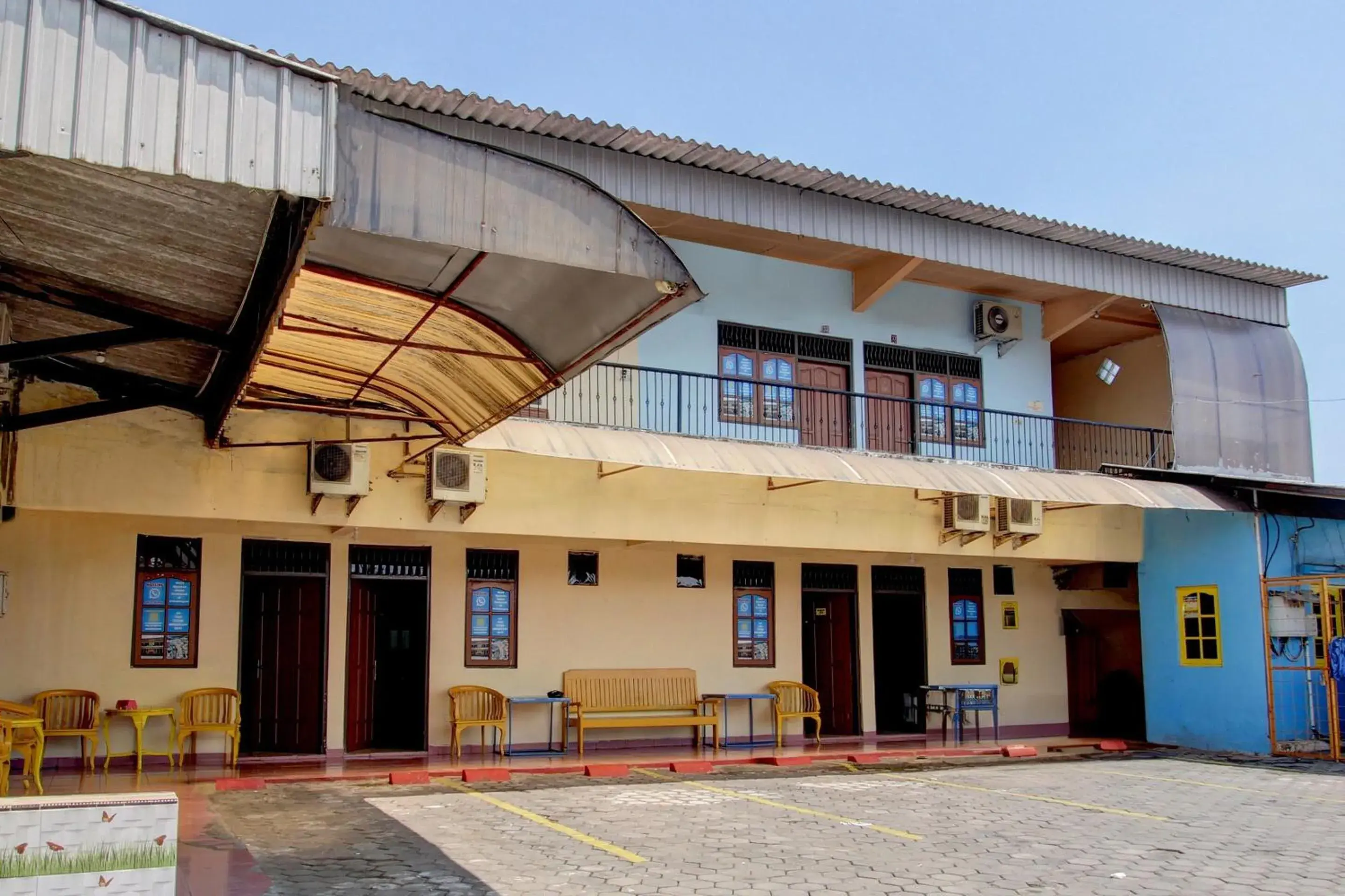 Facade/entrance in Hotel O Wisma Subur Syariah Facade/entrance in Hotel O Wisma Subur Syariah