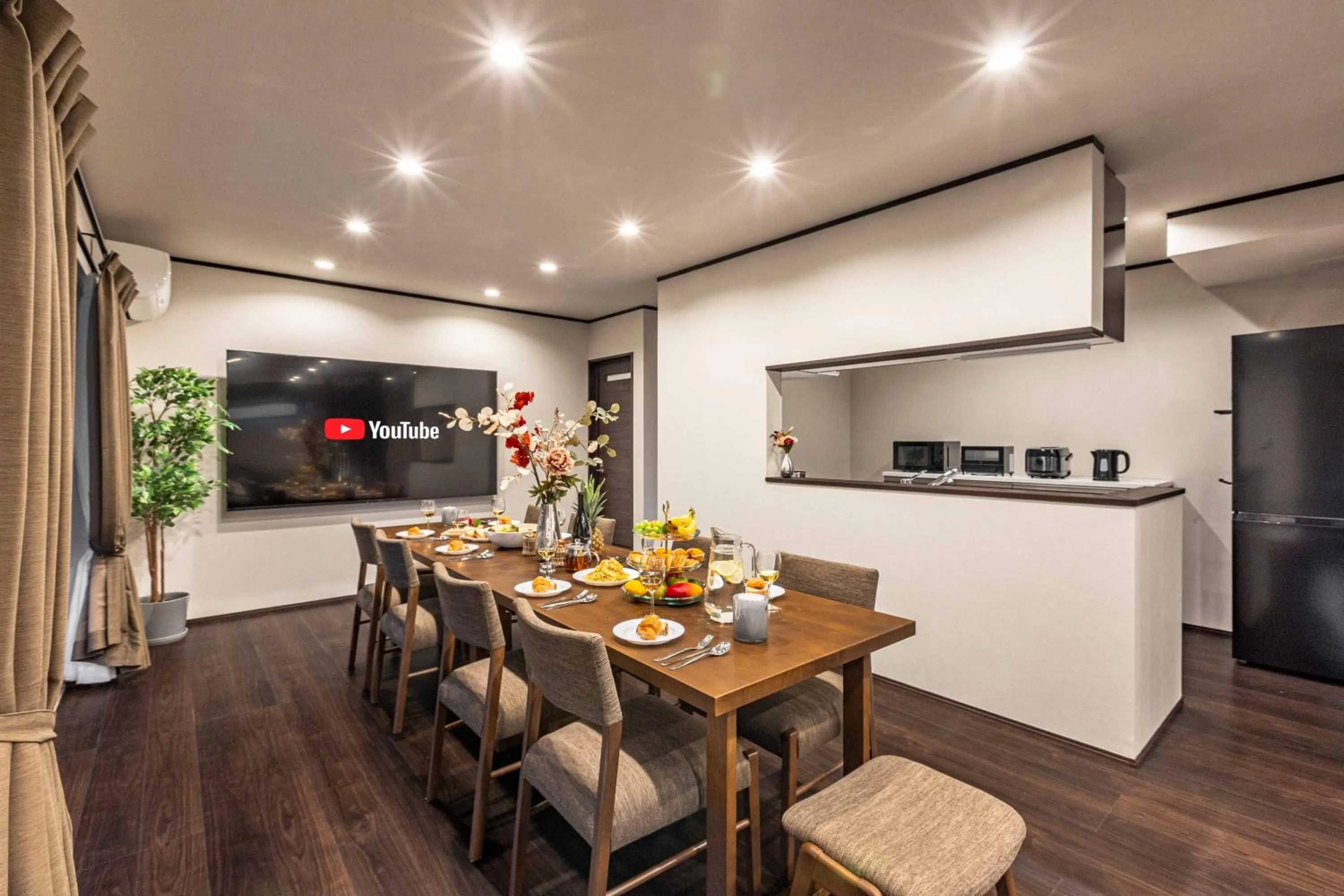 Dining area in PEACE OF REST TAKASHIMA